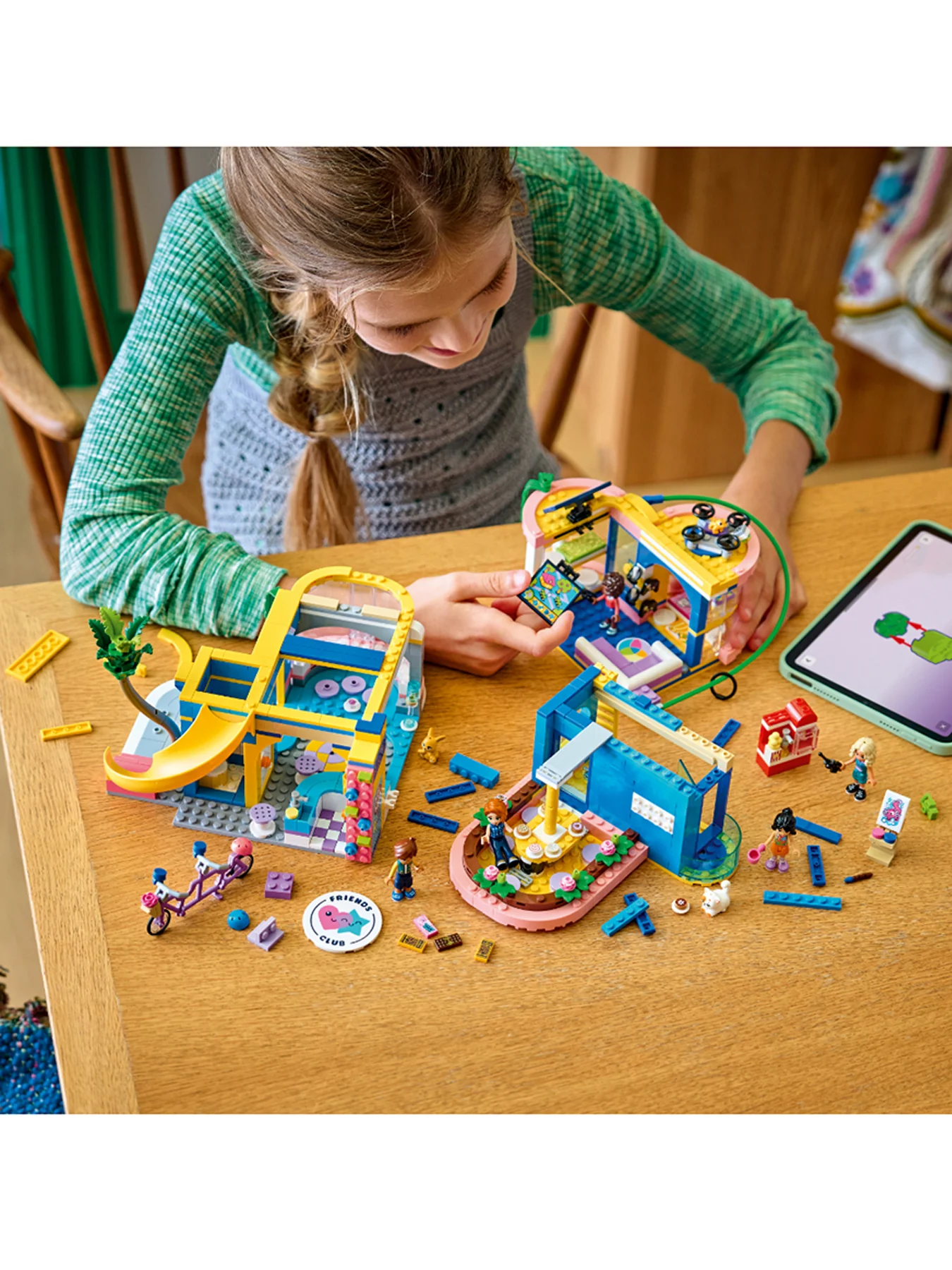 Friends Club House Building Set 42689 - Image 2