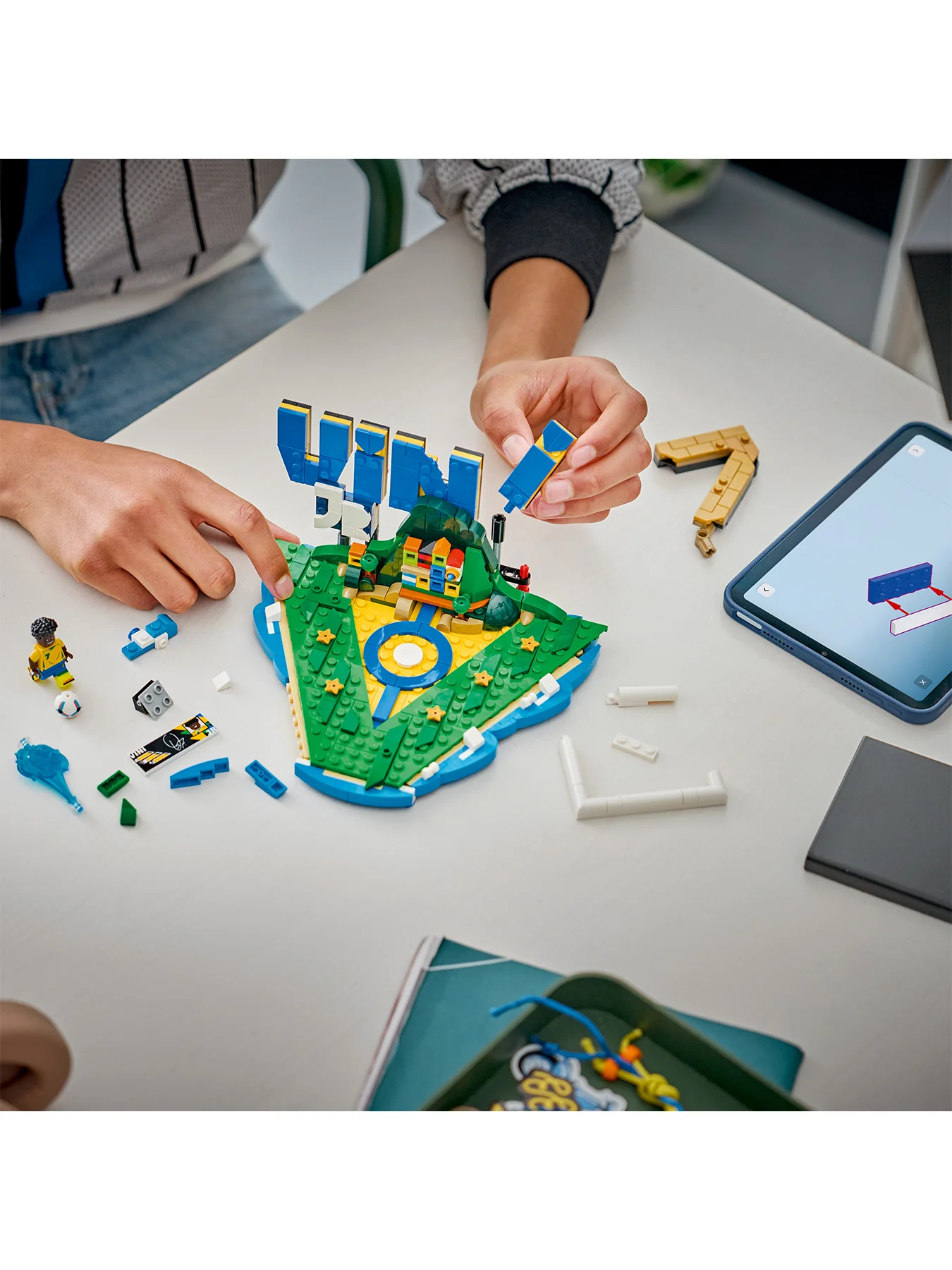 LEGO Construction Set 43027 - Image 3