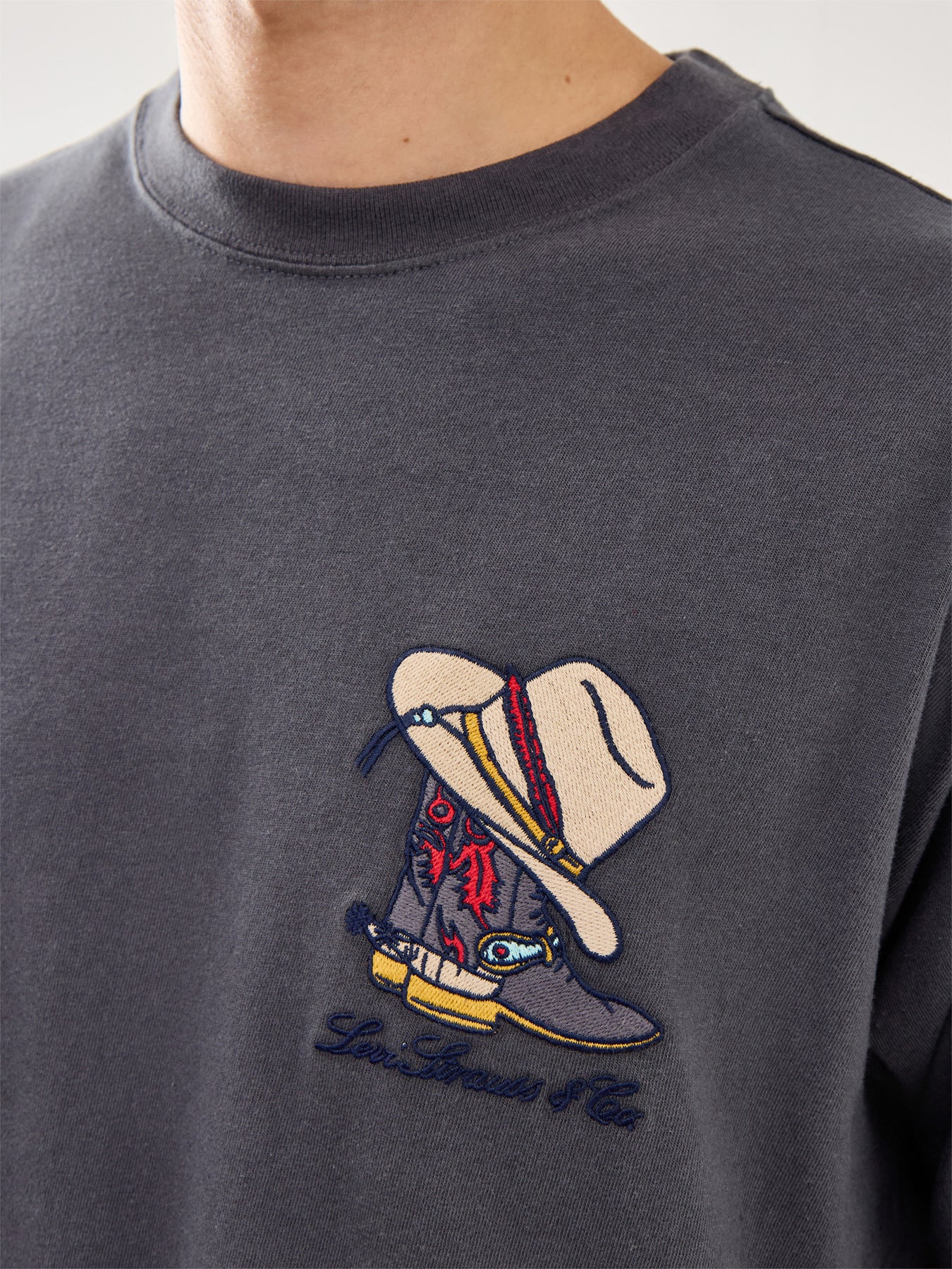 Vintage Fit Graphic Tee Horseshoe Bison - Image 3
