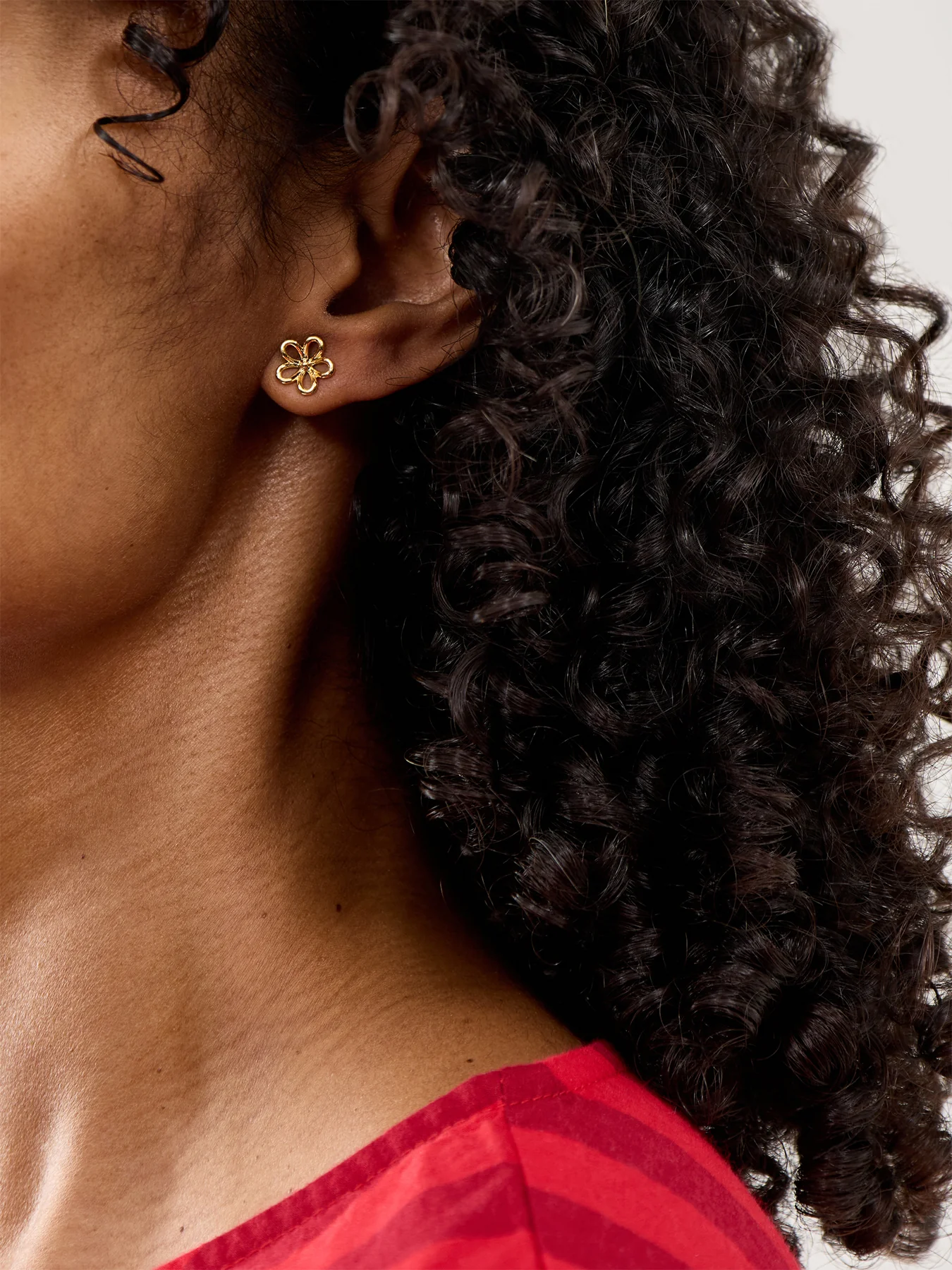 Flower Outline Stud Earrings In Gold With Flower Backs Gold - Image 2