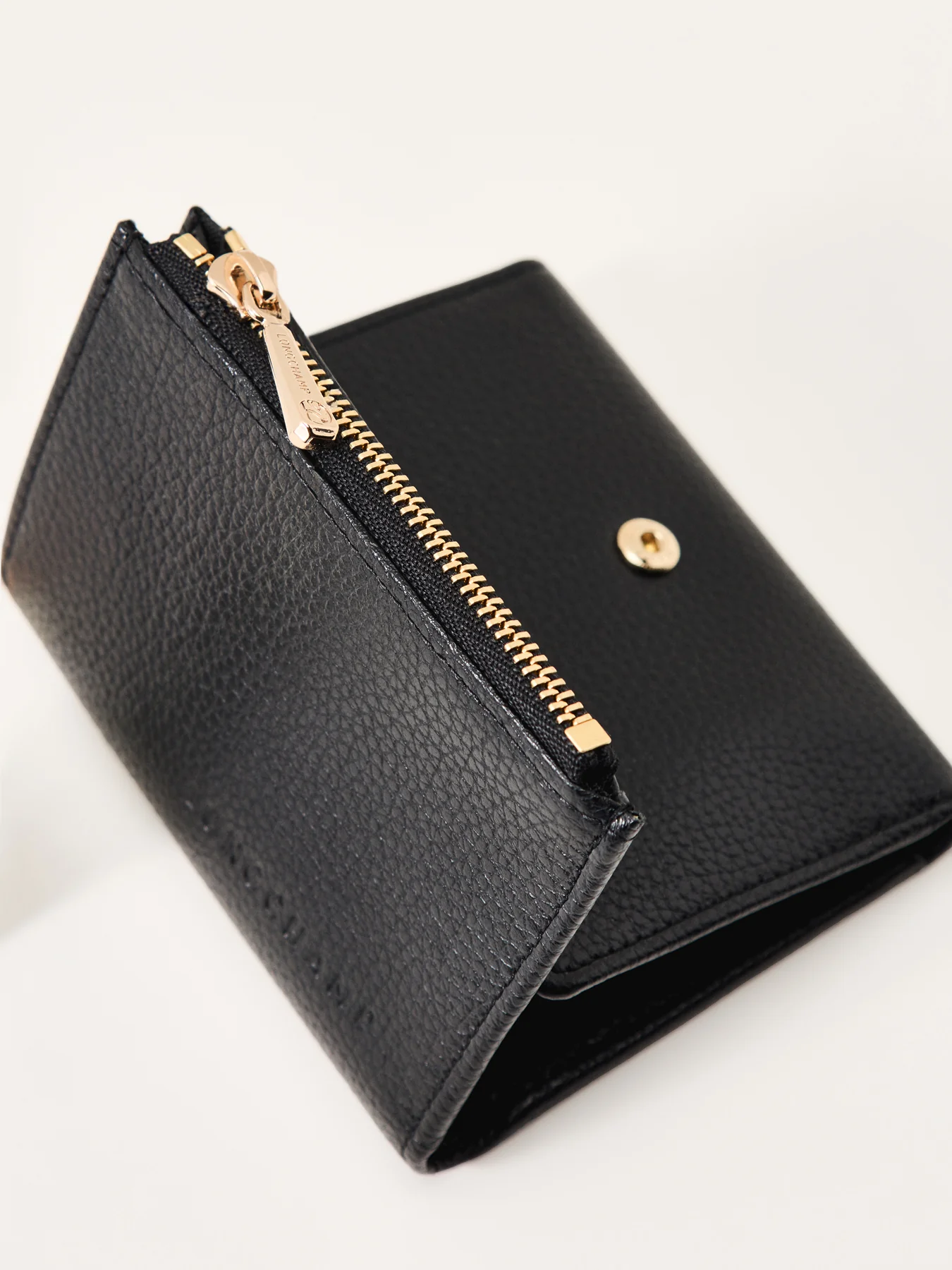 Le Foulonné Leather Compact Wallet Black - Image 3