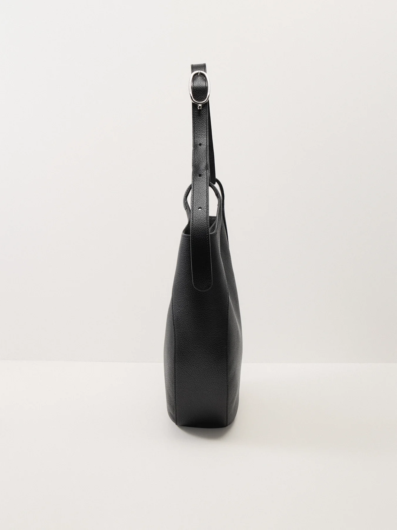 Le Foulonne Hobo Bag Large Black - Image 4