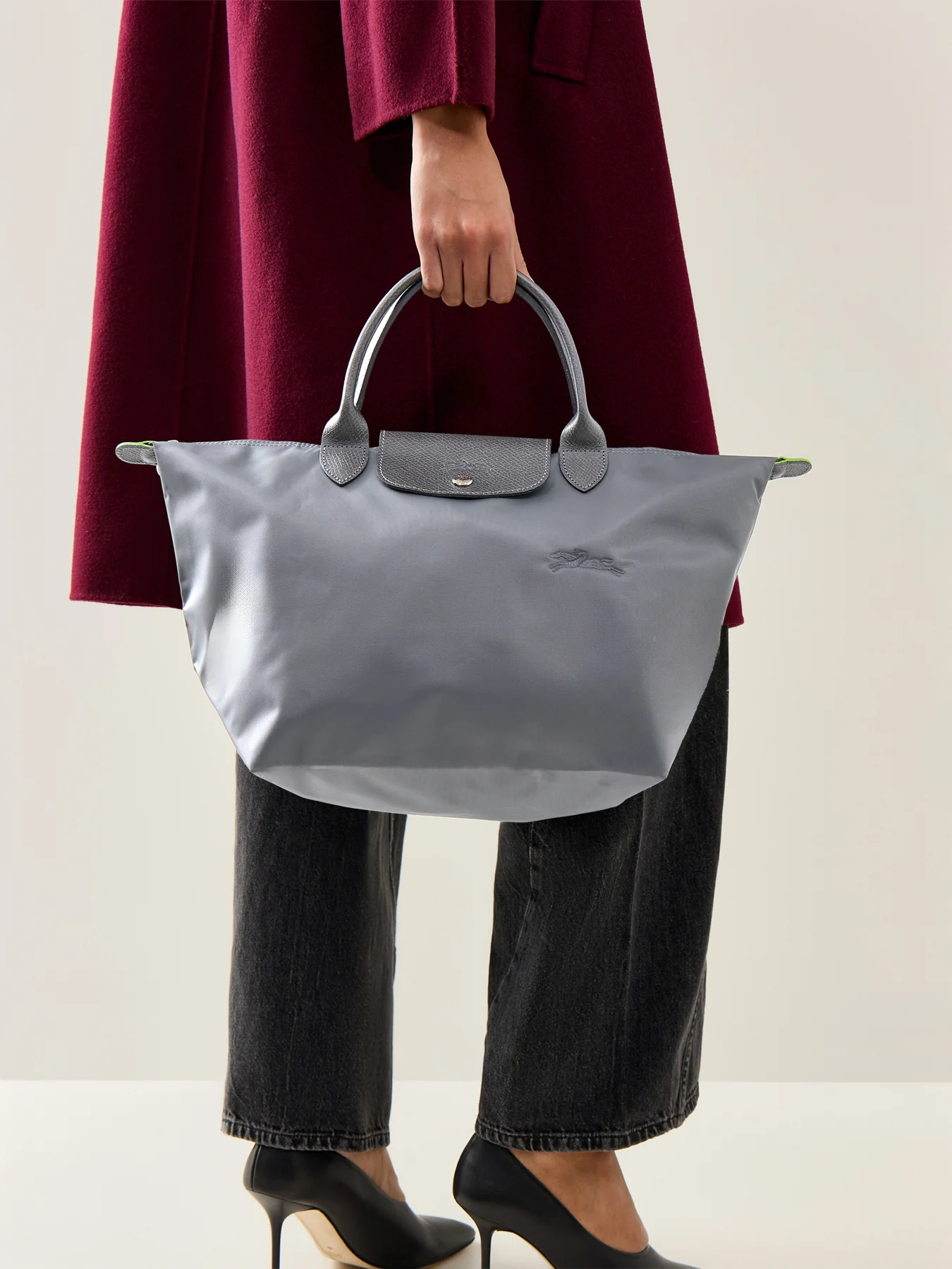 Le Pliage Green Medium Handbag Graphite - Image 2