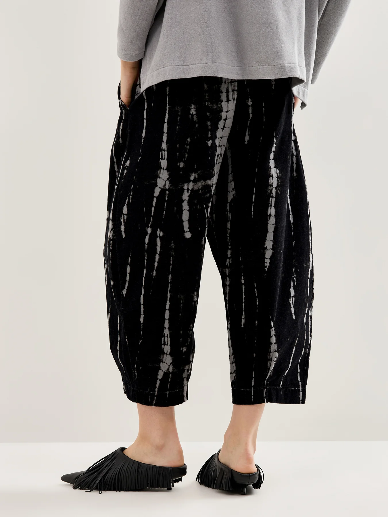 Barrel Trousers Light Grey - Image 5