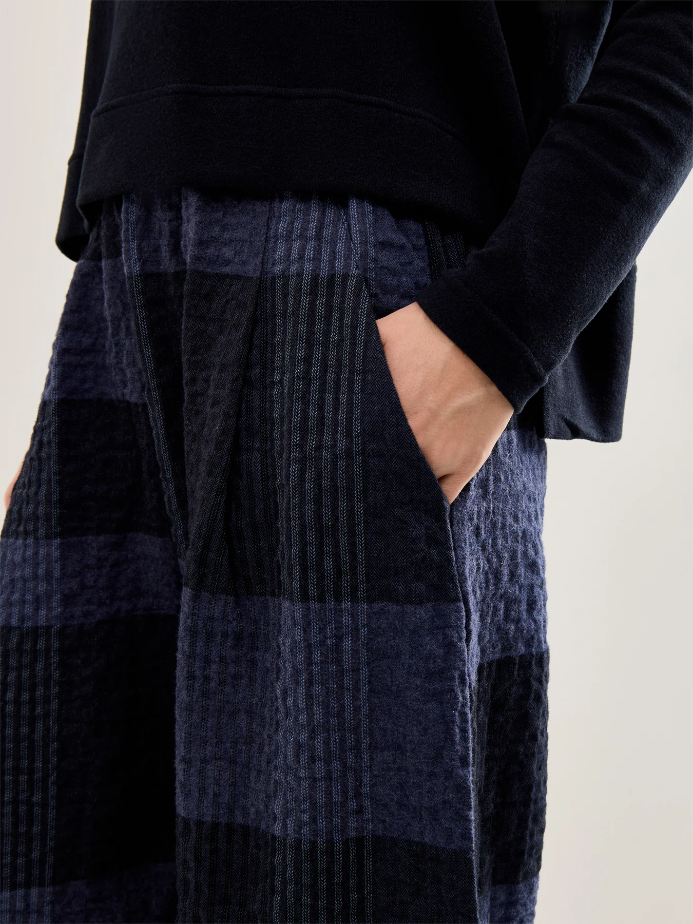 Check Barrel Leg Trousers Grey - Image 3
