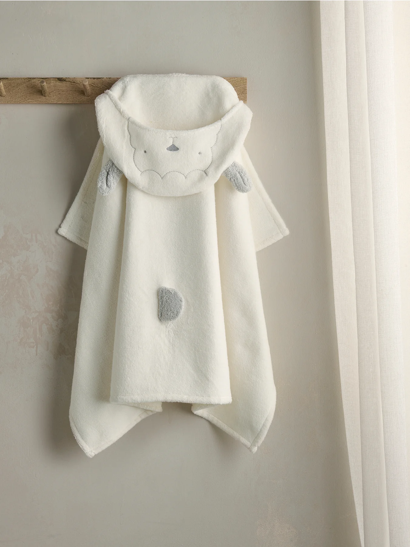 Hooded Towel Lamb White - Image 2