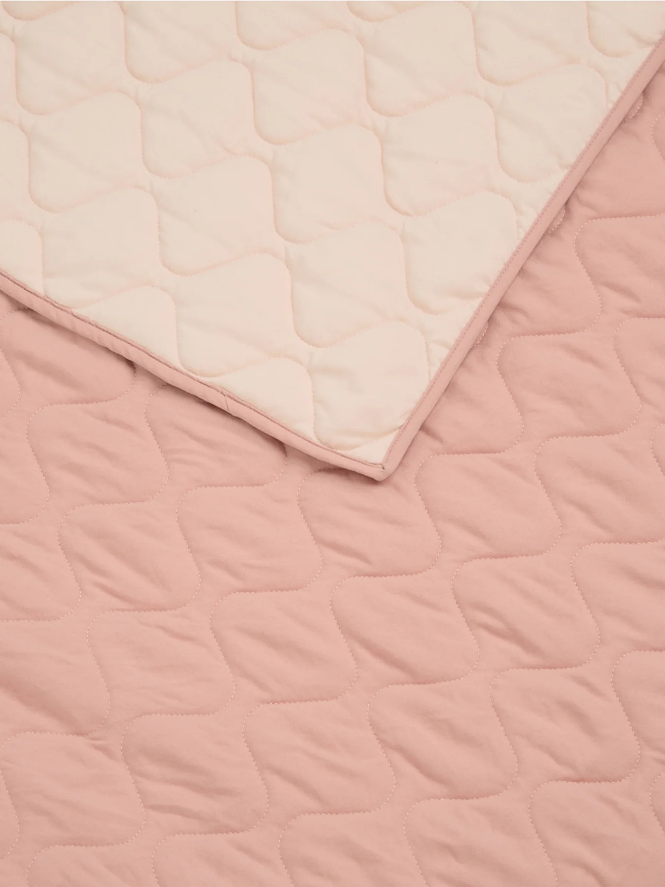 Quilt for Cot or Cotbed Pink - Image 3