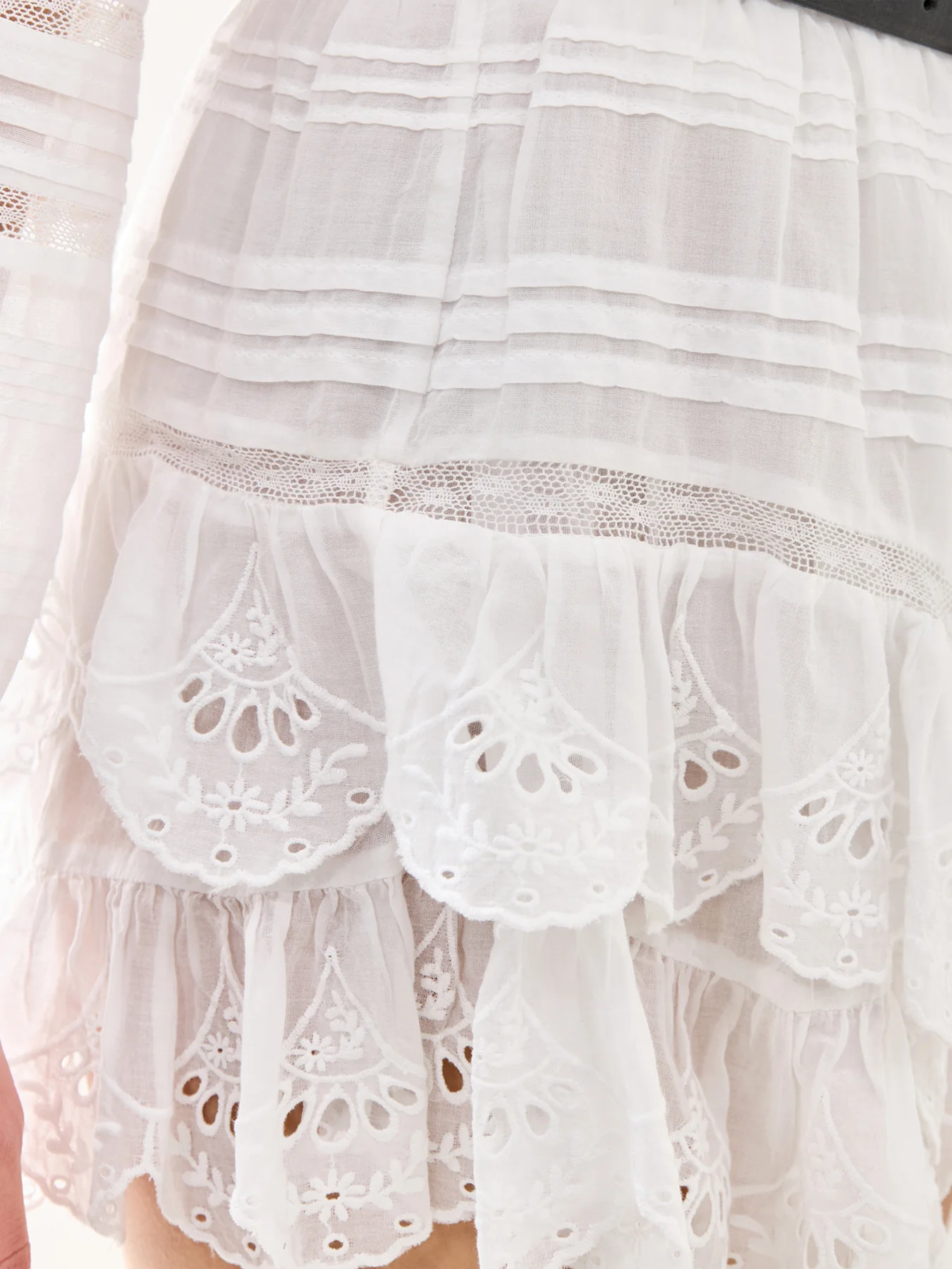 Jocadia Shorts White - Image 3