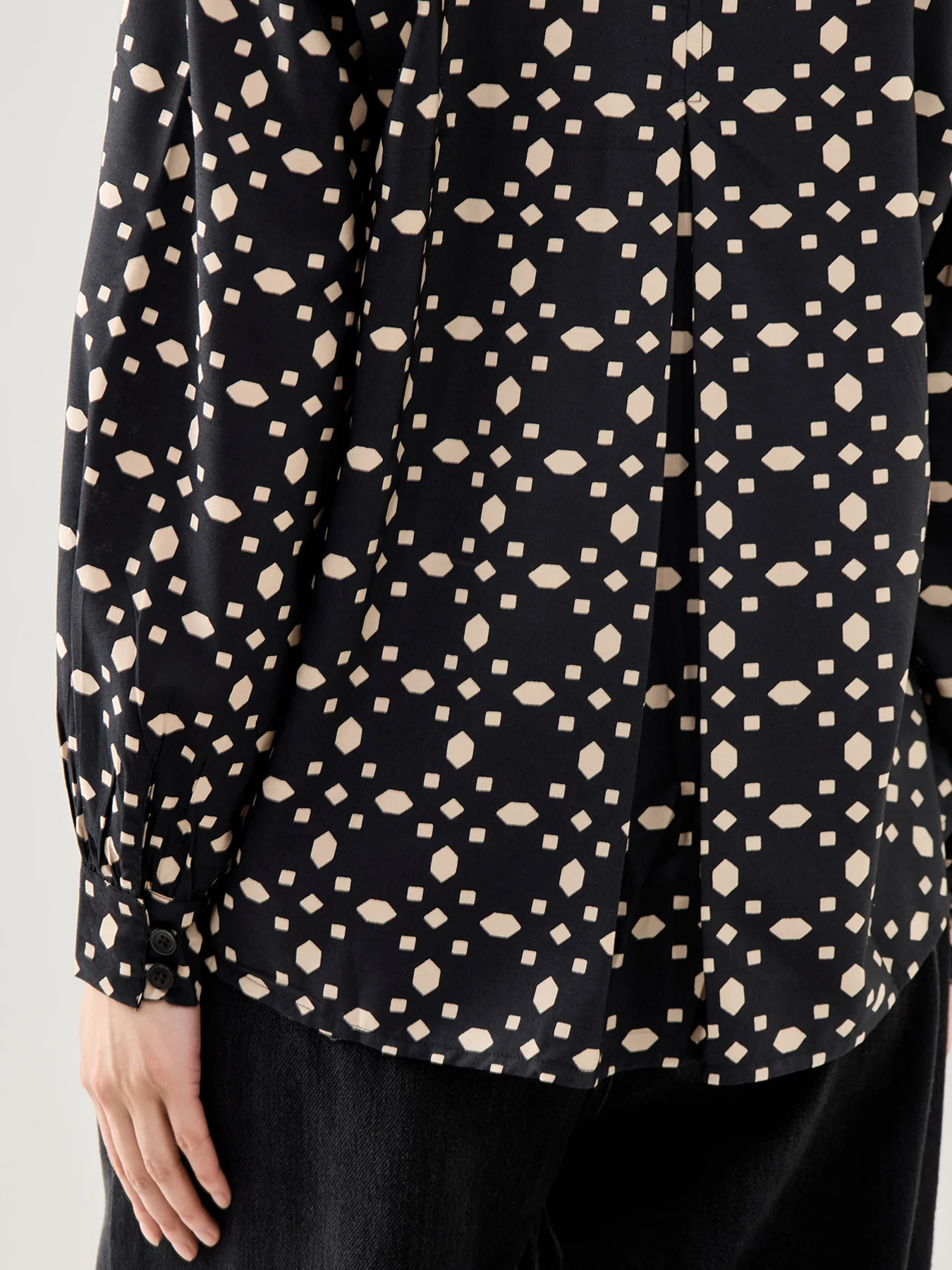 MaDoella Print Long Sleeve Top Black - Image 3