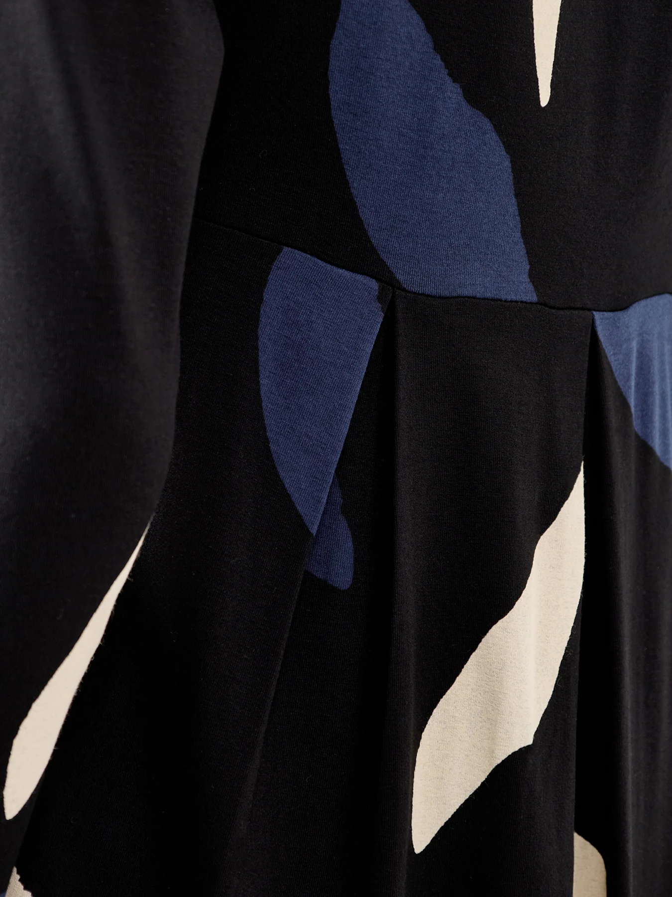 Manamo Printed Dress Navy Blazer - Image 3