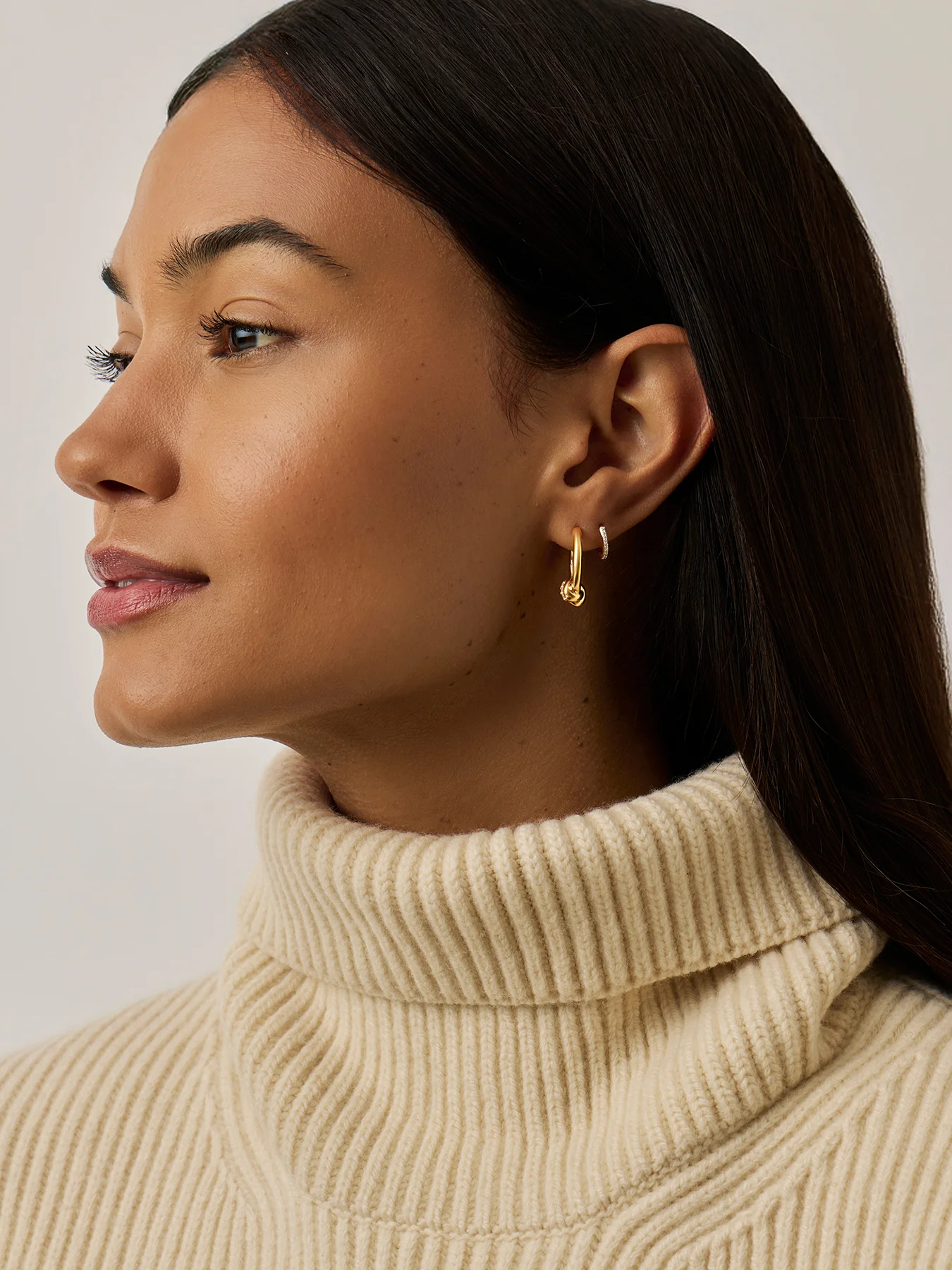 Lucy Williams Small Hoop Earrings Gold - Image 2