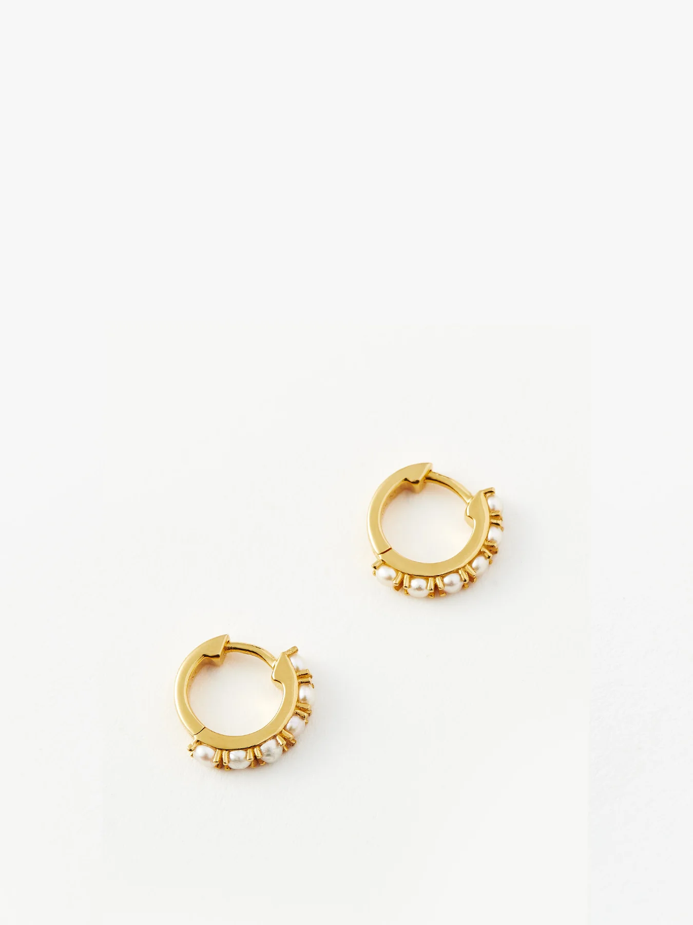 Pearl Huggie Earrings Gold - Image 3
