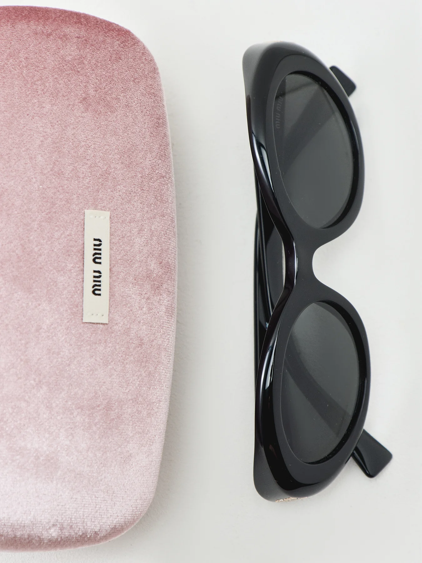 Oval Sunglasses Black - Image 4