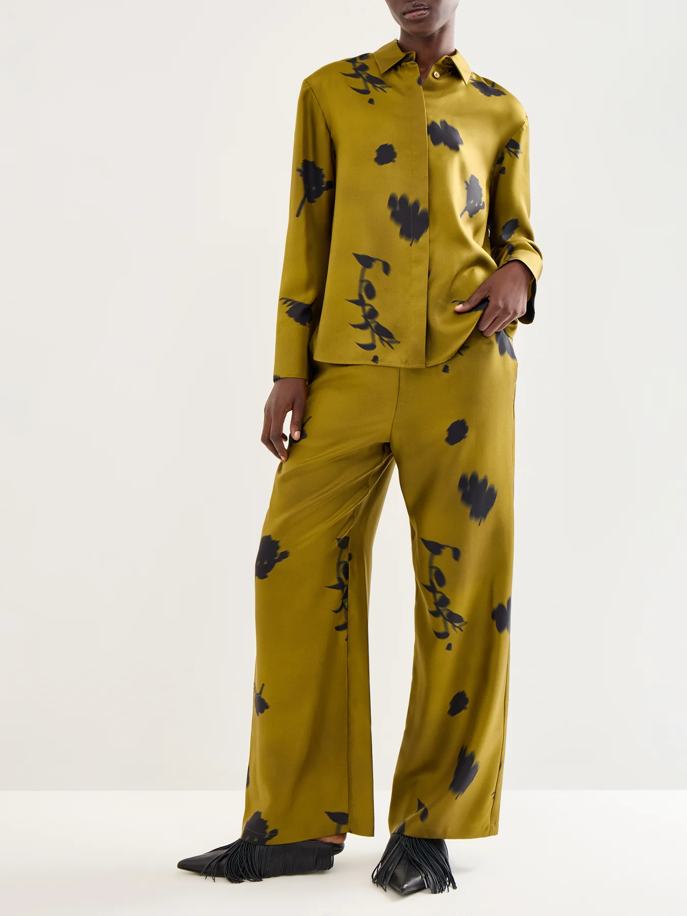 Helga Silk Printed Wide Leg Trouser Elastic Waist Olive Green - Image 2