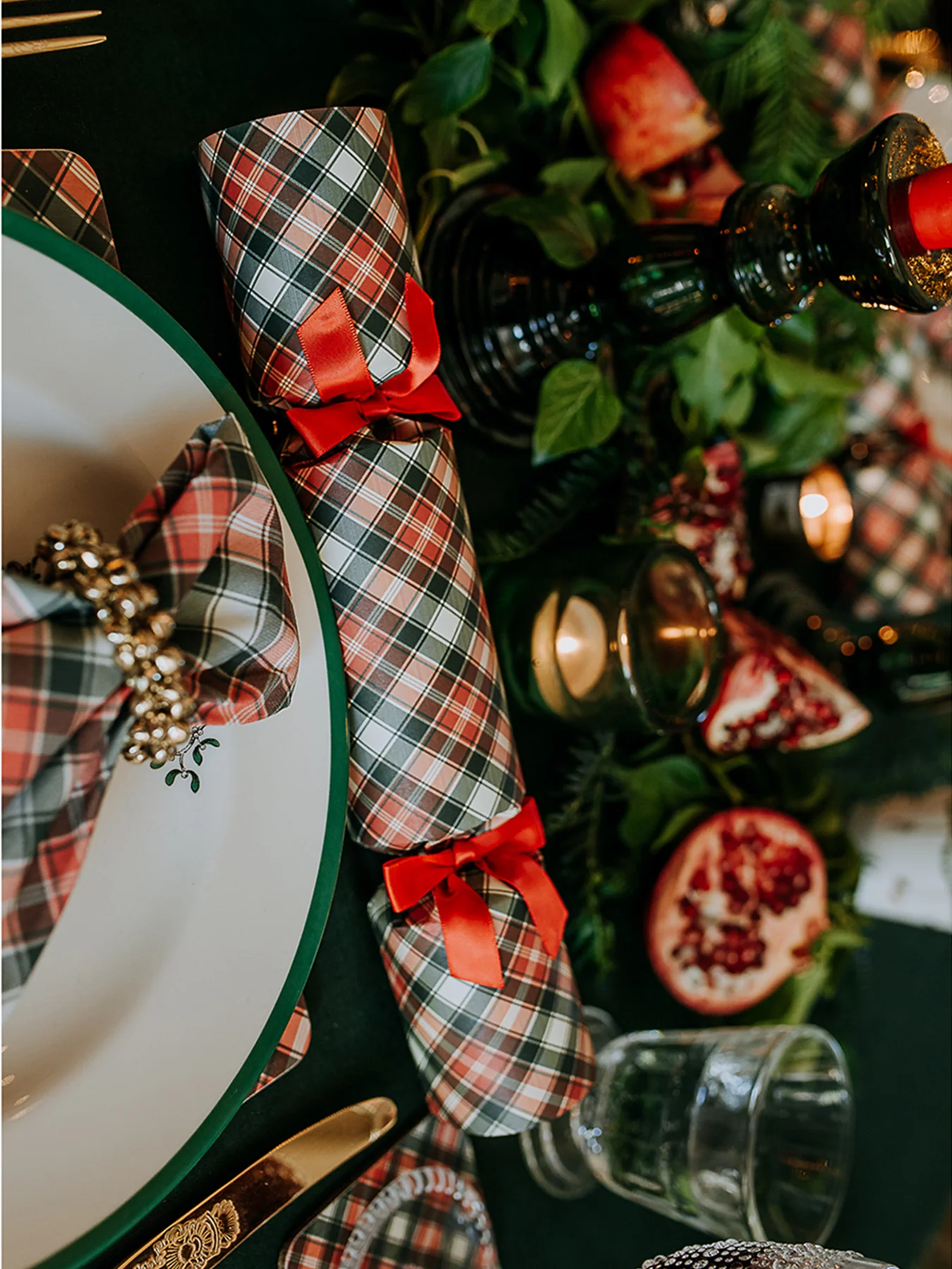 Traditional Tartan Luxury Christmas Crackers Pack Of 6 - Image 2