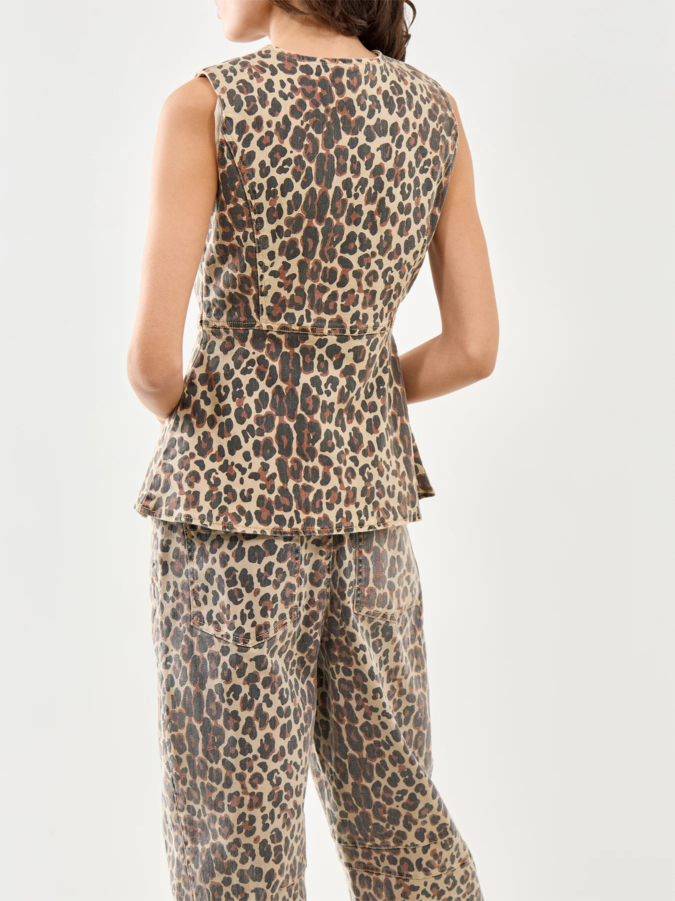 Leopard Waistcoat Brown - Image 5