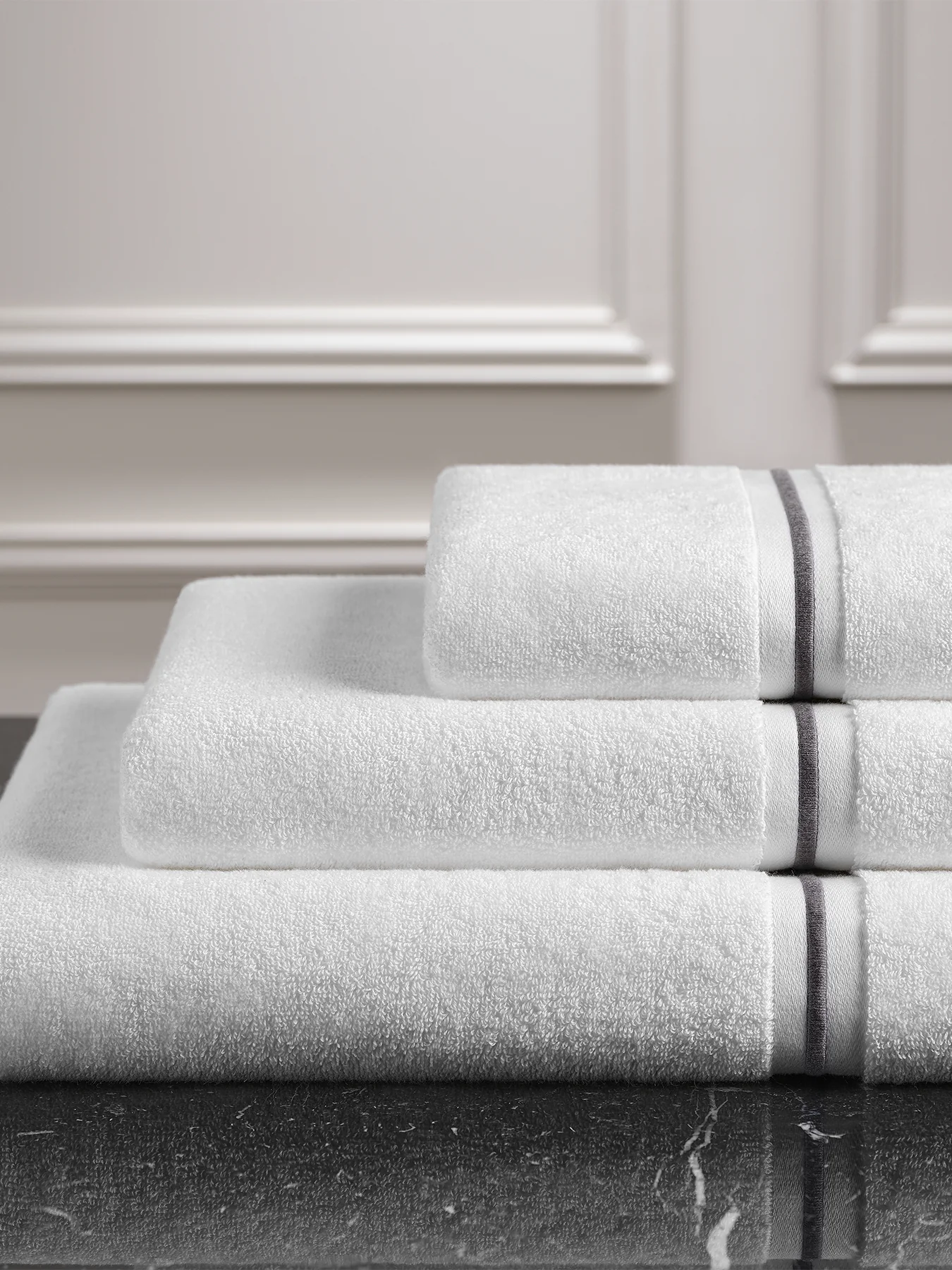 Claygate Hand Towel Silver - Image 2