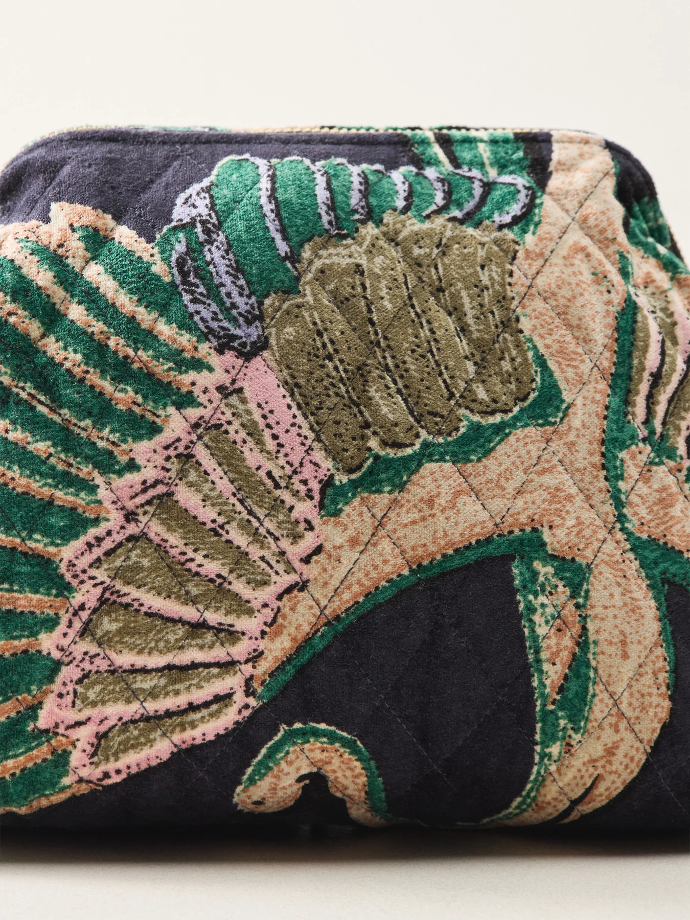Crane Velvet Pouch Emerald - Image 4