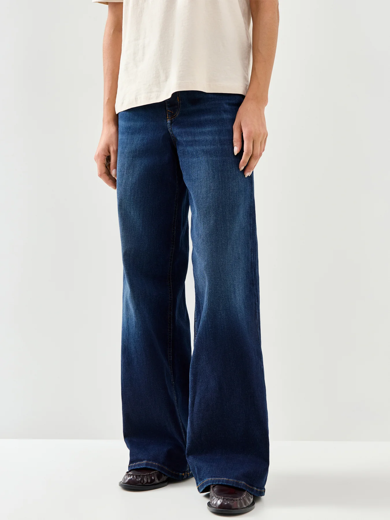 Madison High Waist Wide Leg Jeans 32 Inch Dark Blue - Image 4