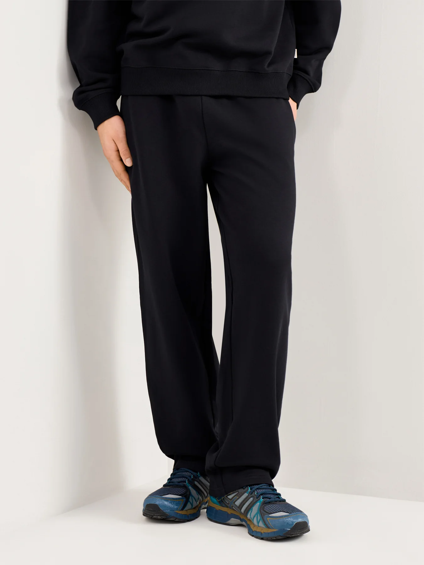 Loose Sweat Pant - Image 4