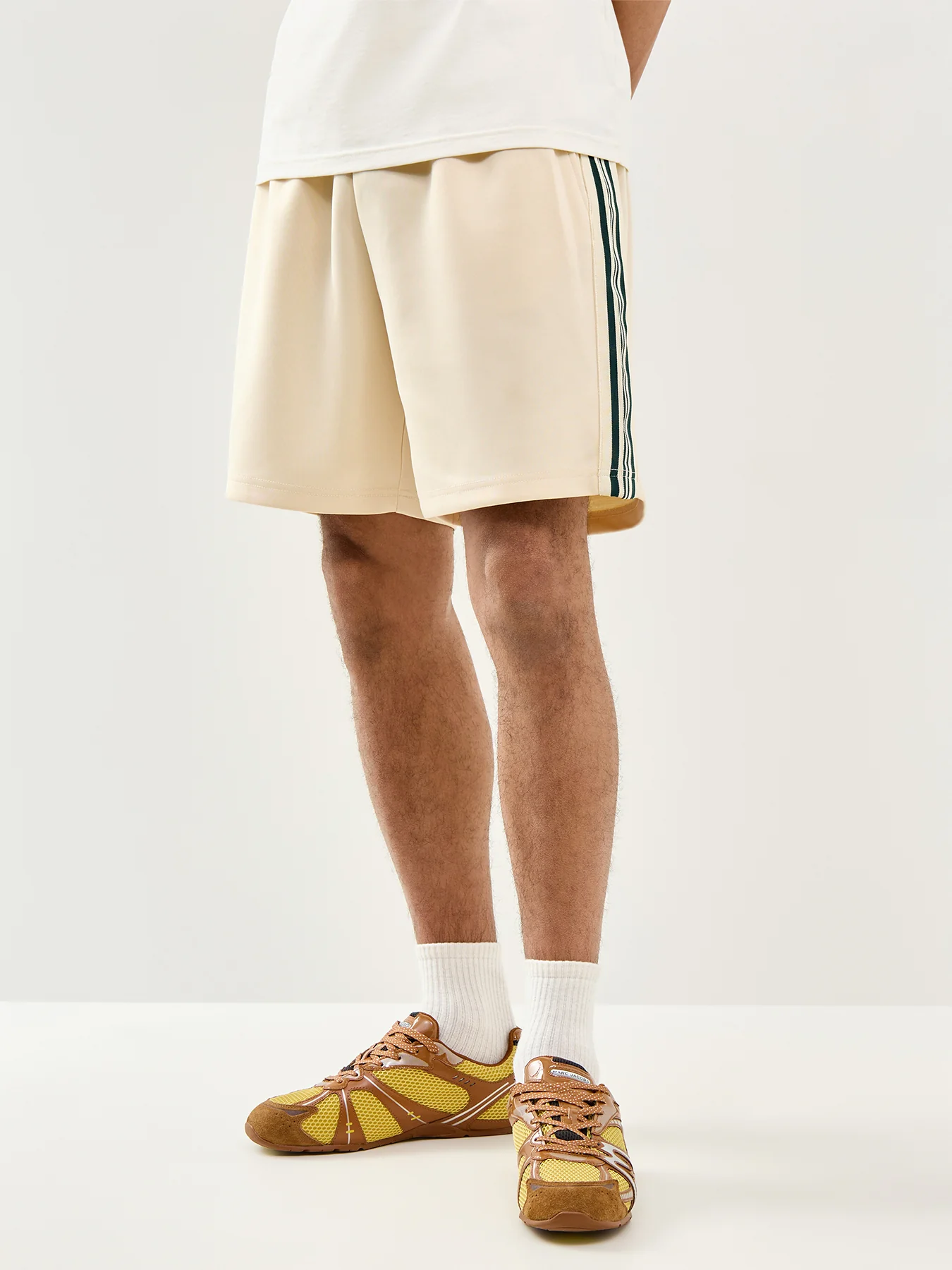 Relaxed Track Sweatshorts Cream - Image 4