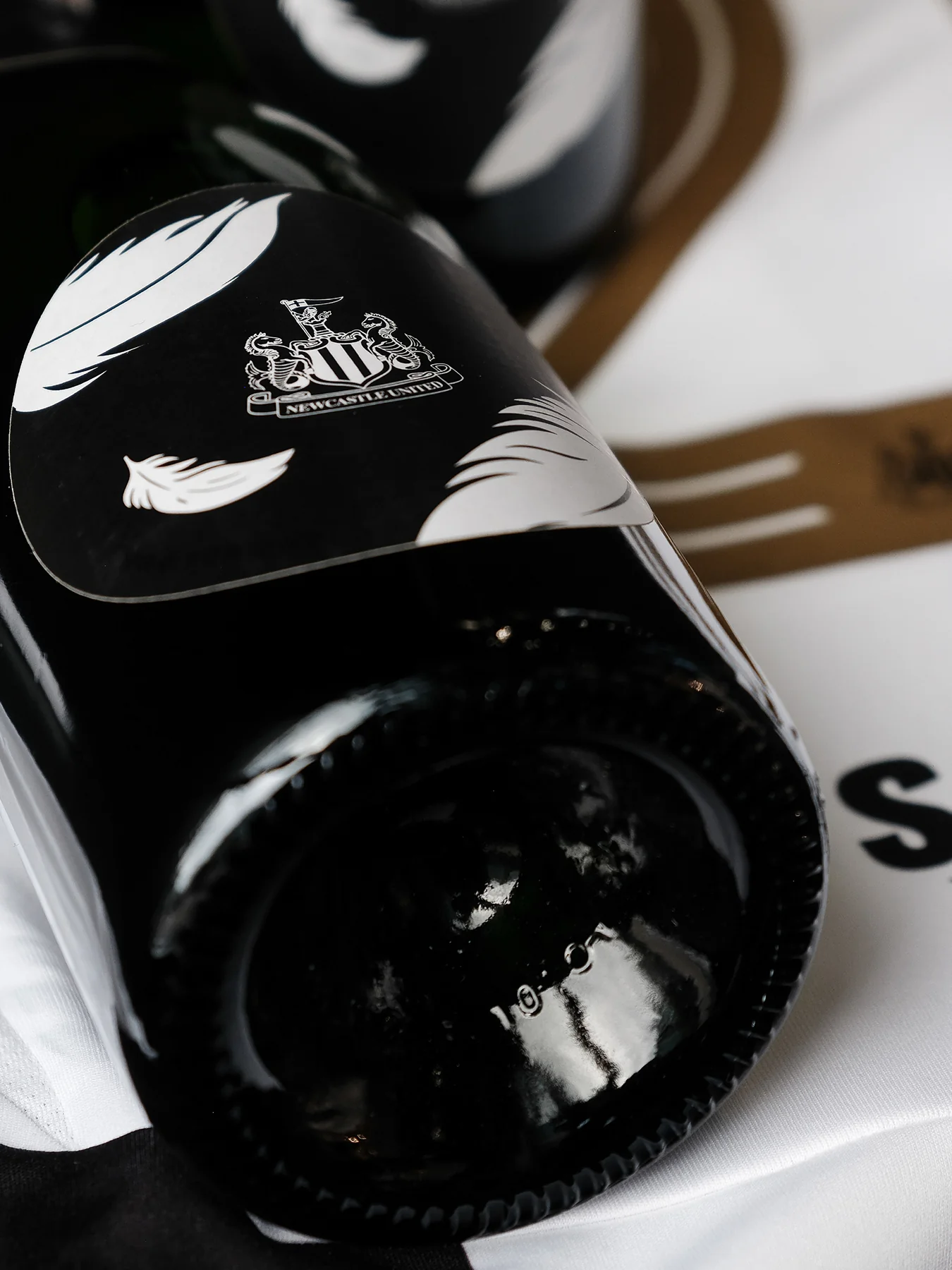 Newcastle United Carabao Cup Winners Champagne - Image 2