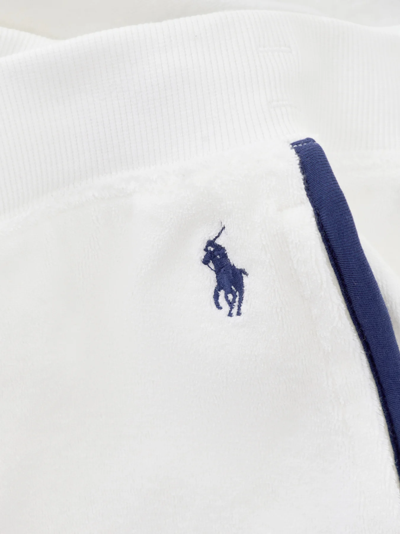 Contrast Trim Terry Shorts - Image 3
