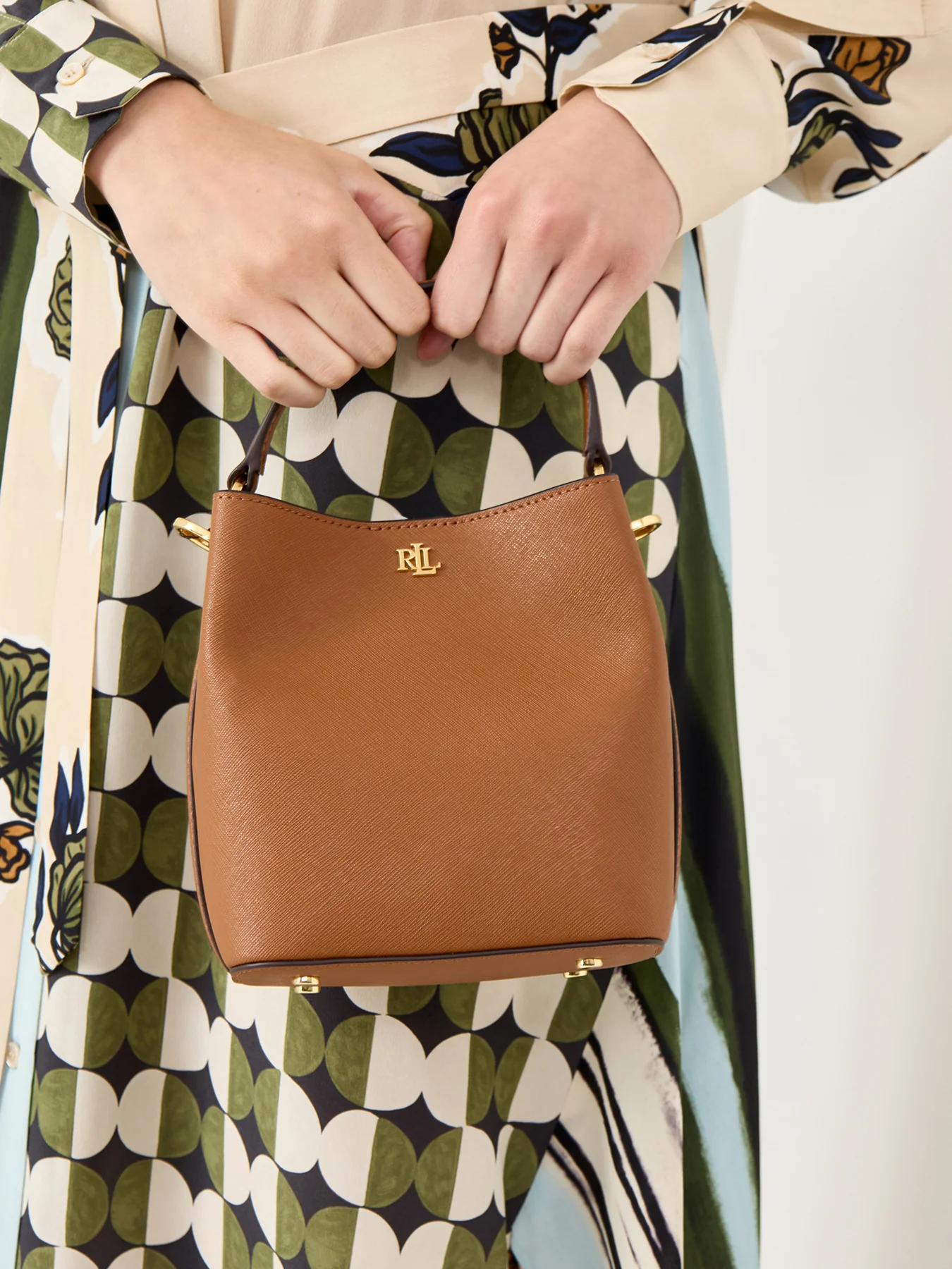 Reese Small Bucket Bag Tan - Image 2