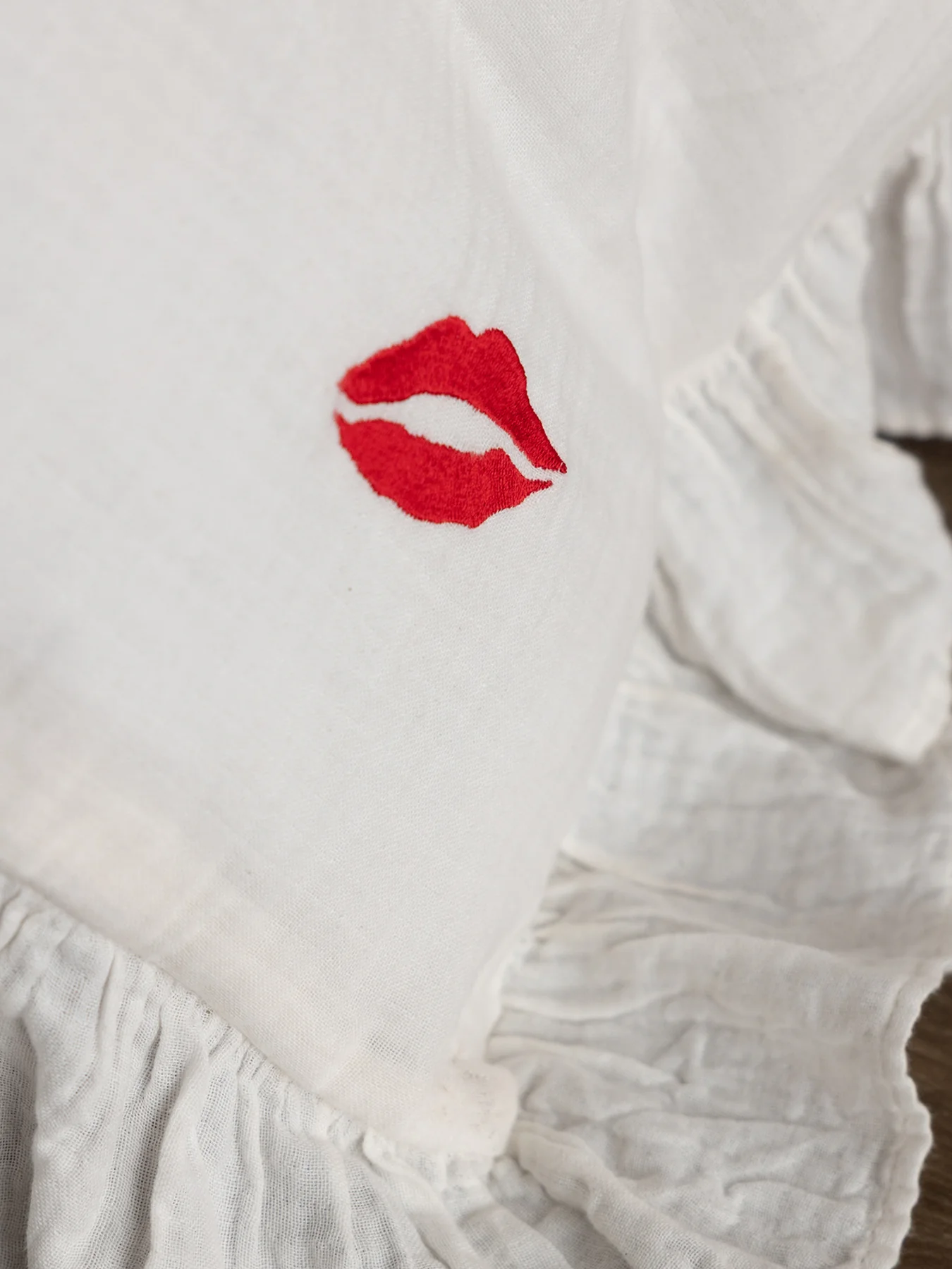 Love Note Frill Super King Duvet Set Cream - Image 3