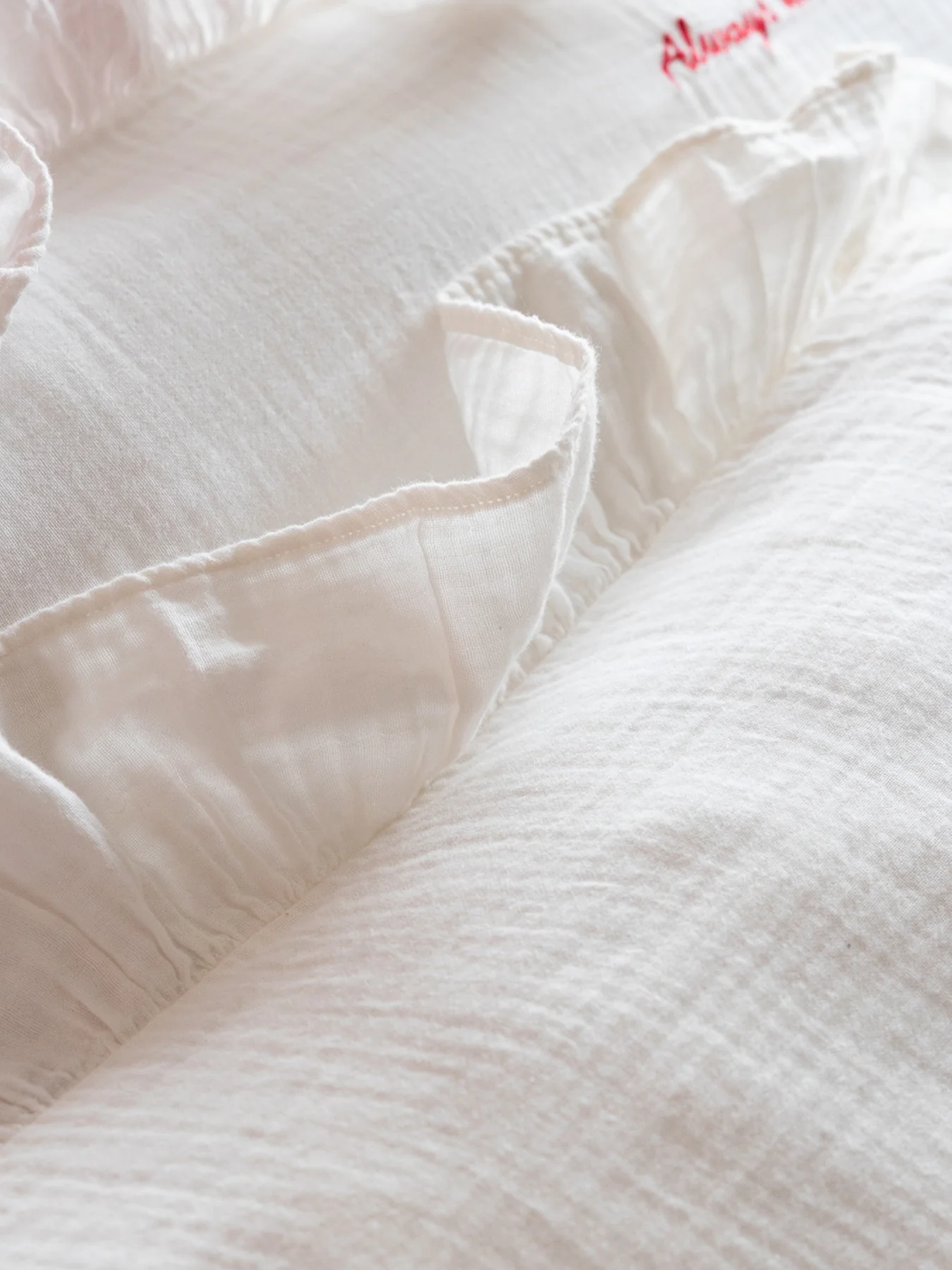 Love Note Frill Super King Duvet Set Cream - Image 4