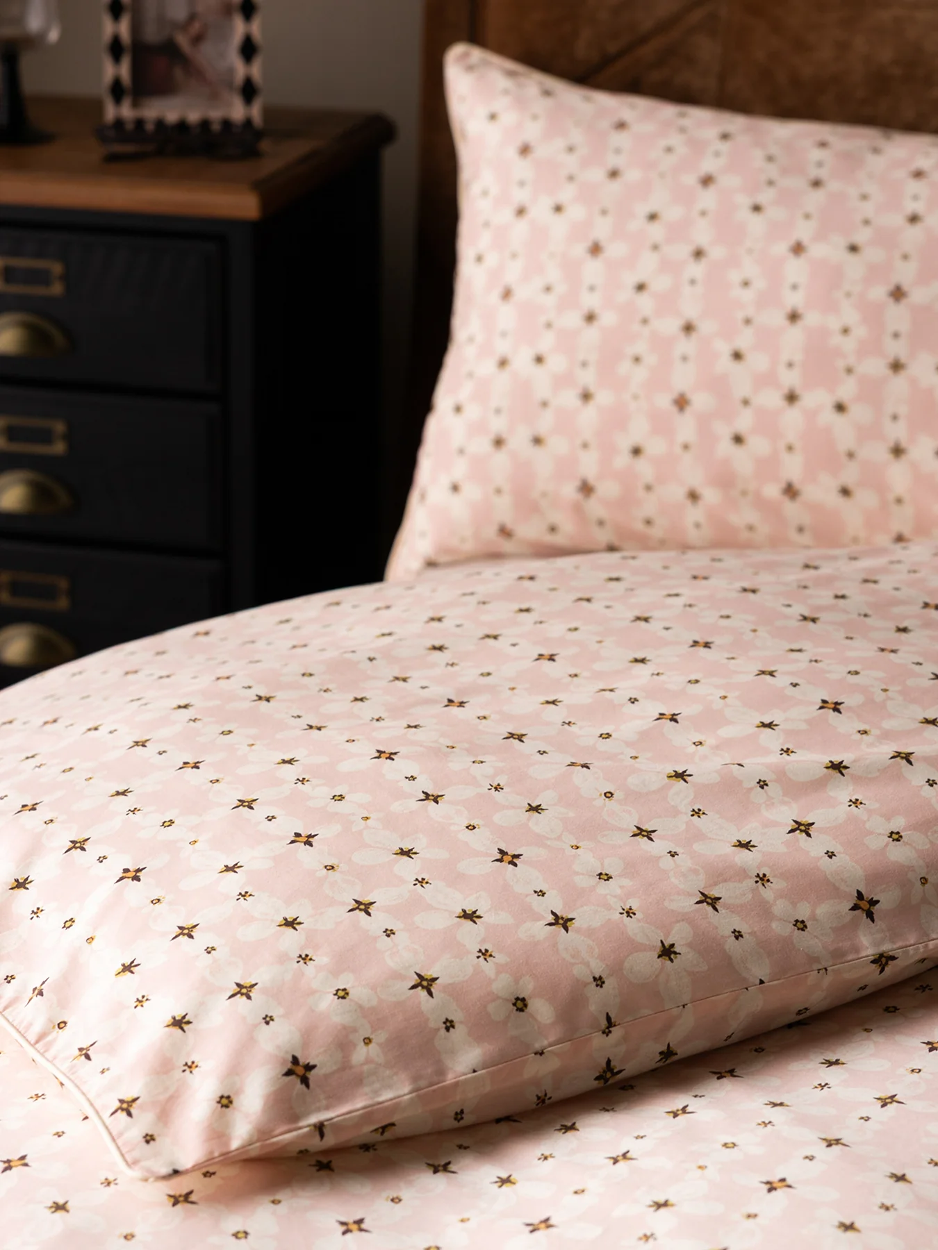 Translucent Daisy King Duvet Set Pink - Image 2