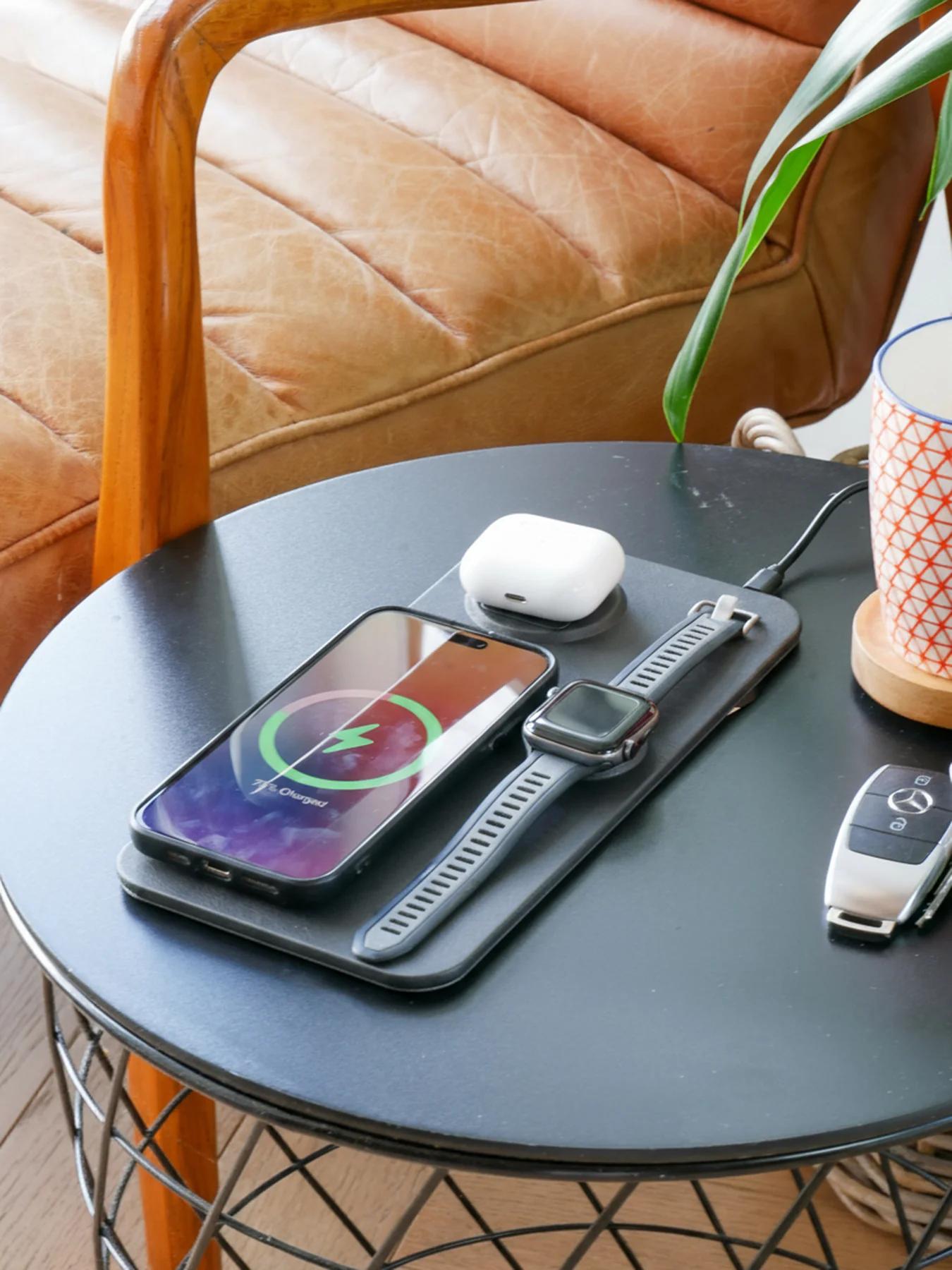 3-in-1 Leather Wireless Charger Black - Image 2