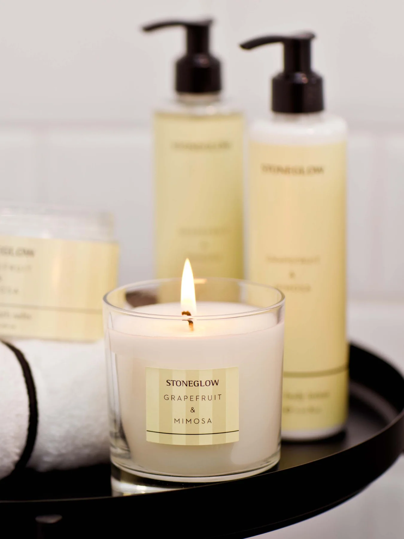 Modern Classics Candle Grapefruit & Mimosa - Image 2