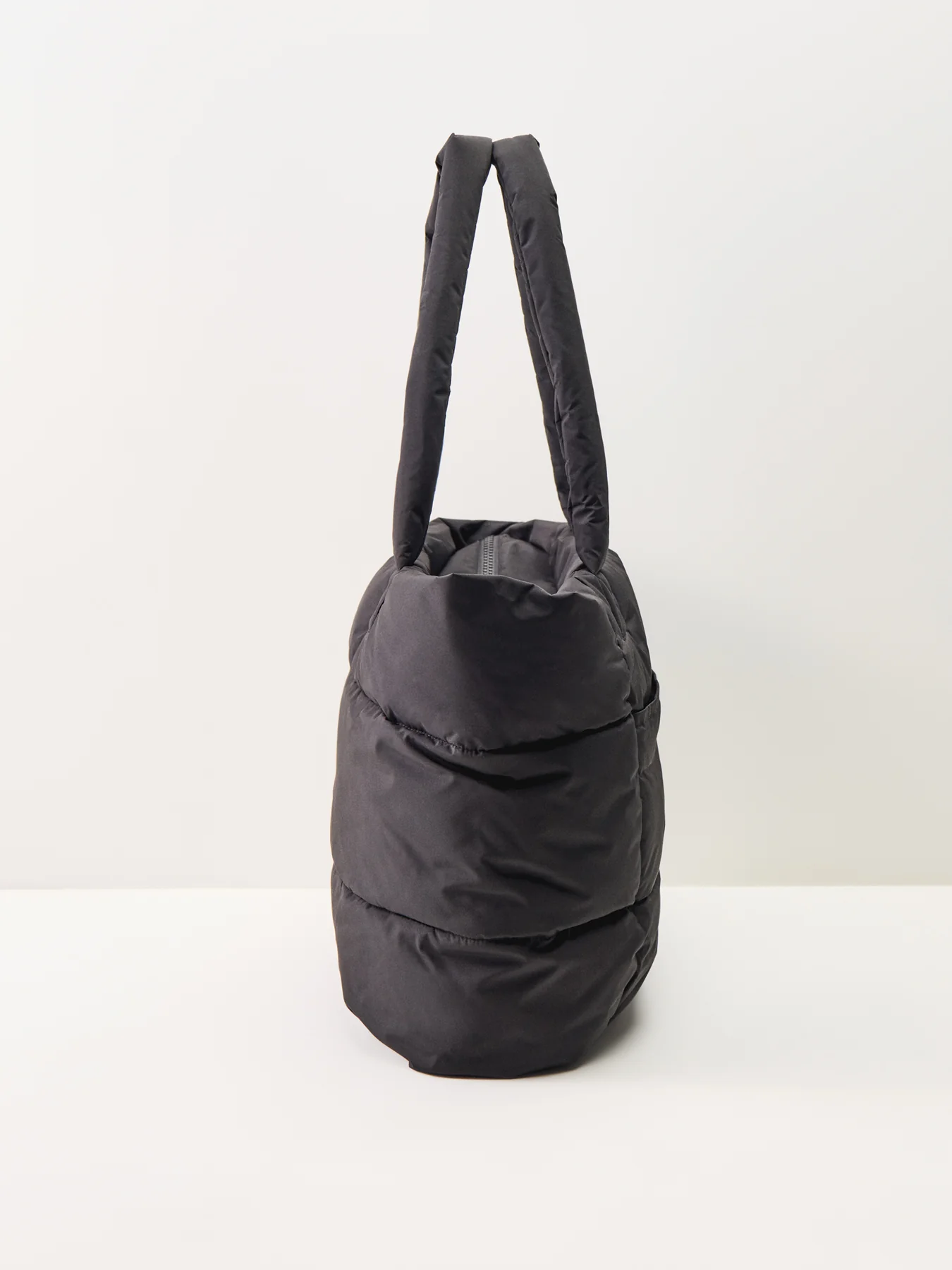 Nimbus Mini Cloud Bag Black - Image 4