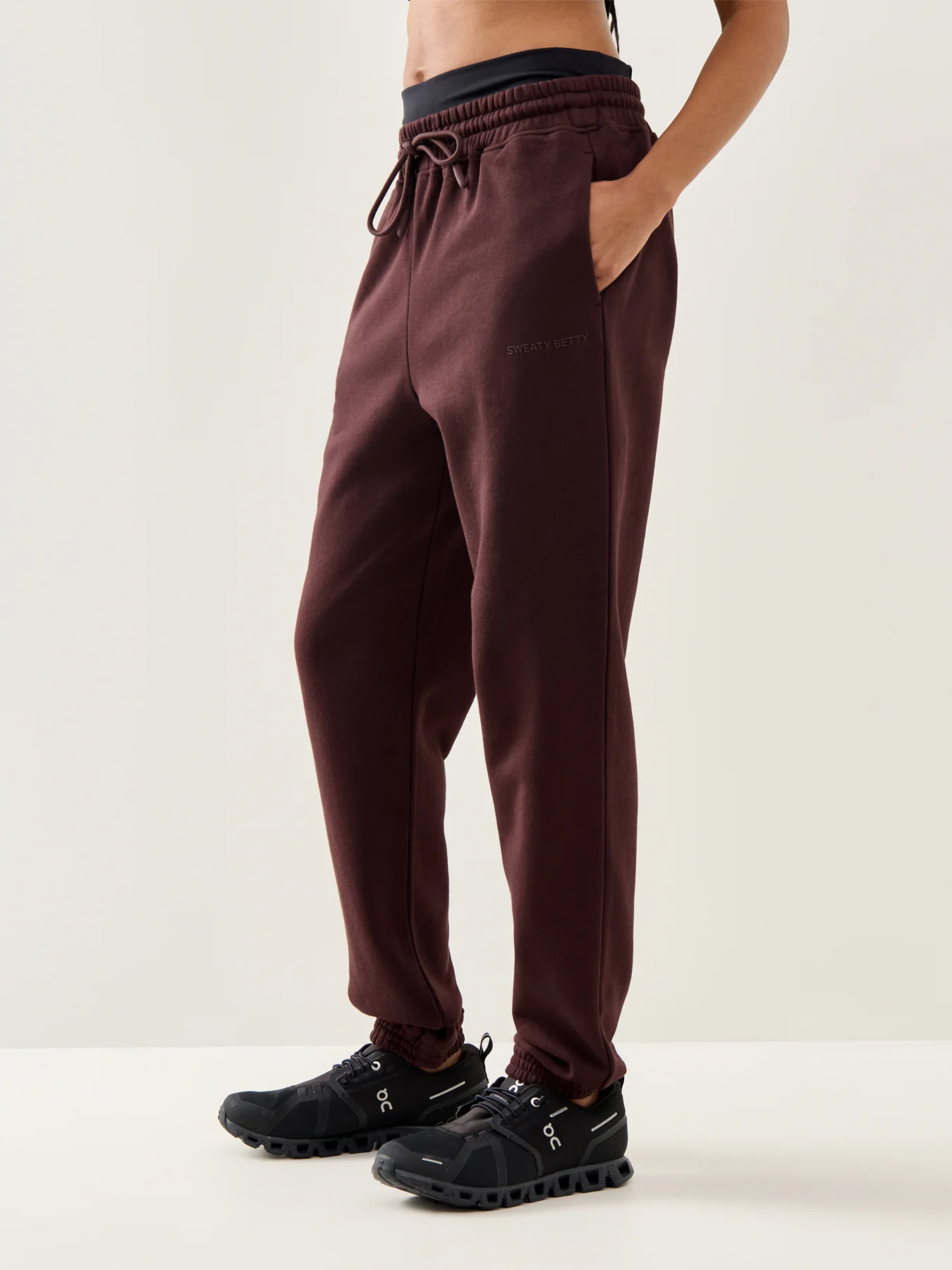 Revive Relaxed Jogger Sable Brown - Image 4