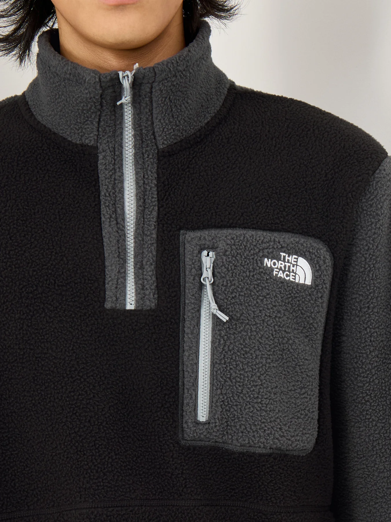Yumiori Quarter Zip Black - Image 3