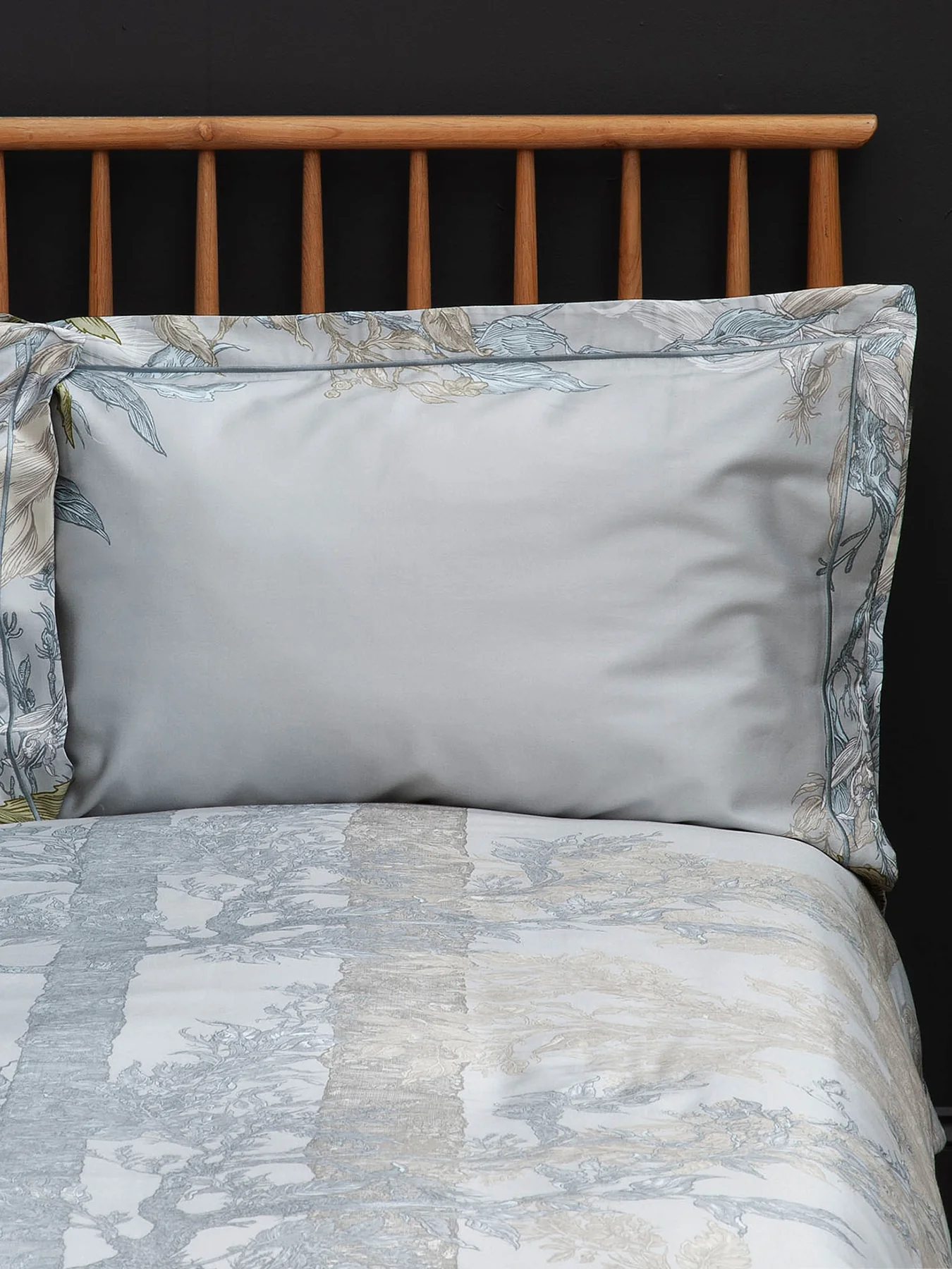 Norweigan Wood Quilt Set Multi - Image 2