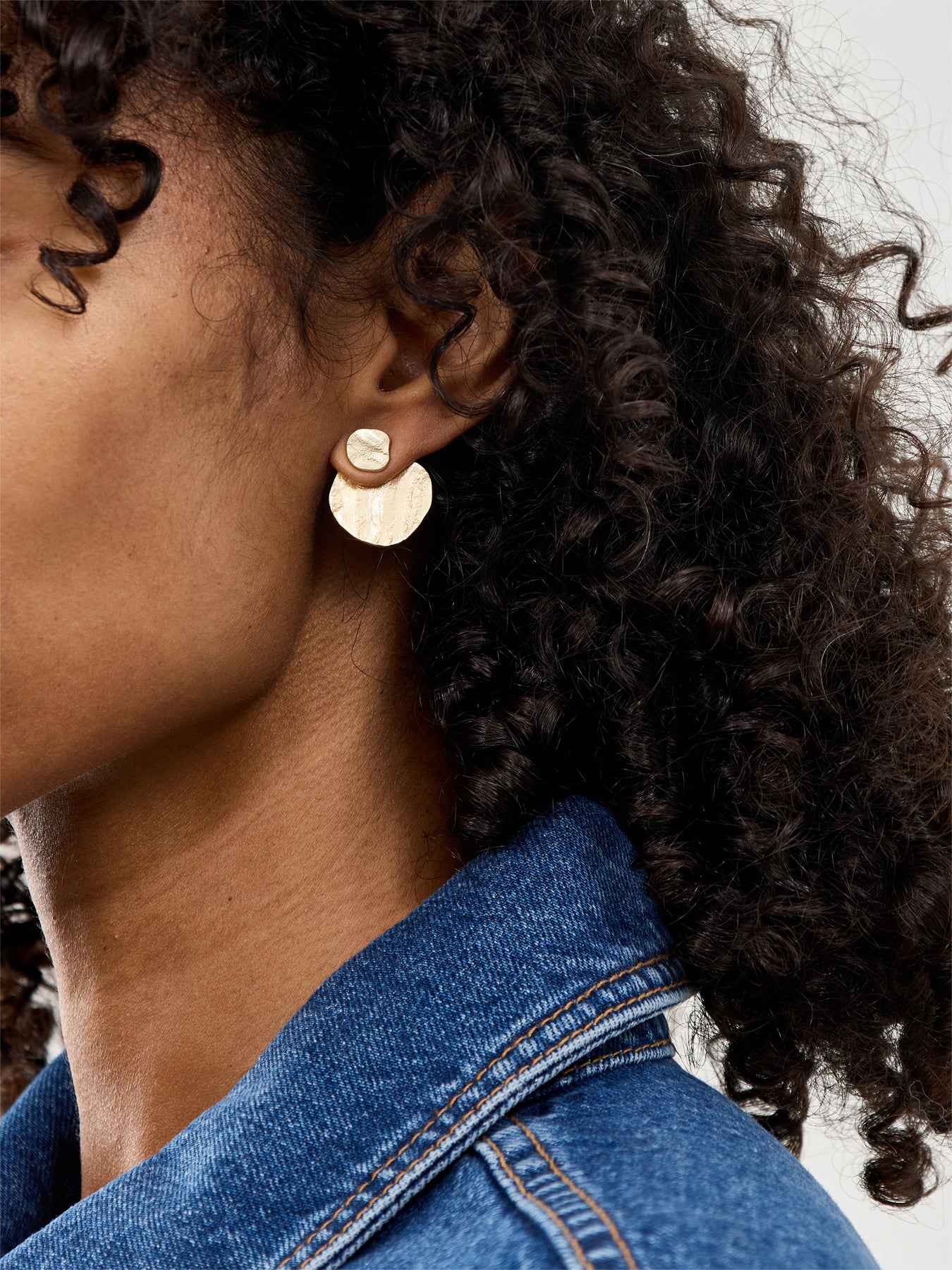 Riva Double Disc Earrings Gold - Image 2
