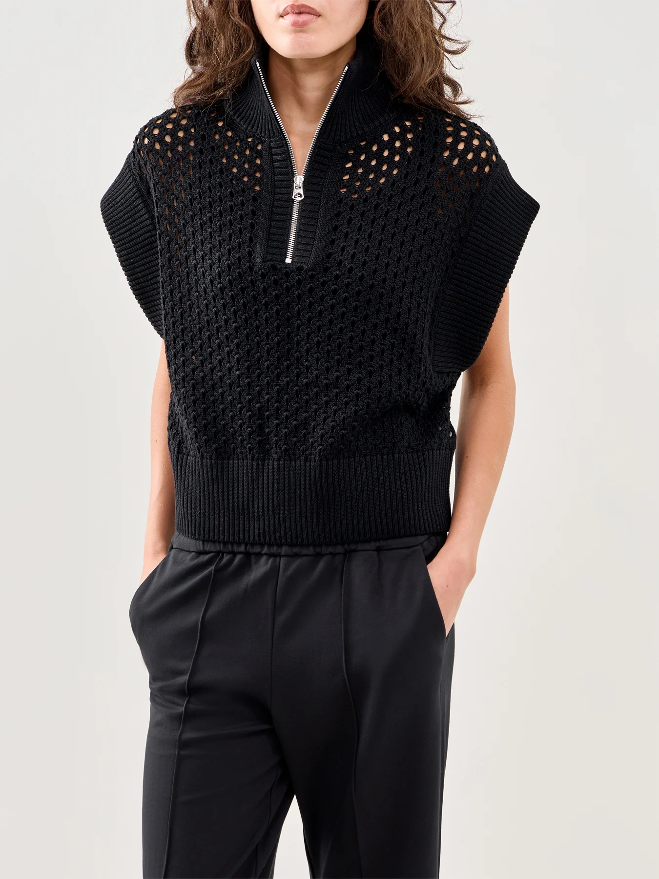 Gaines Half Zip Sweatshirt Black - Image 4