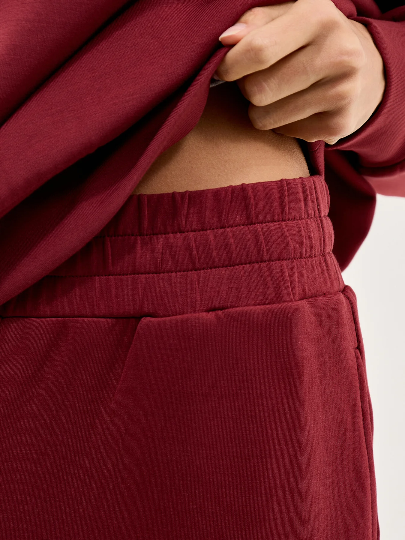 The Slim Cuff Pant 27.5 New Maroon - Image 3