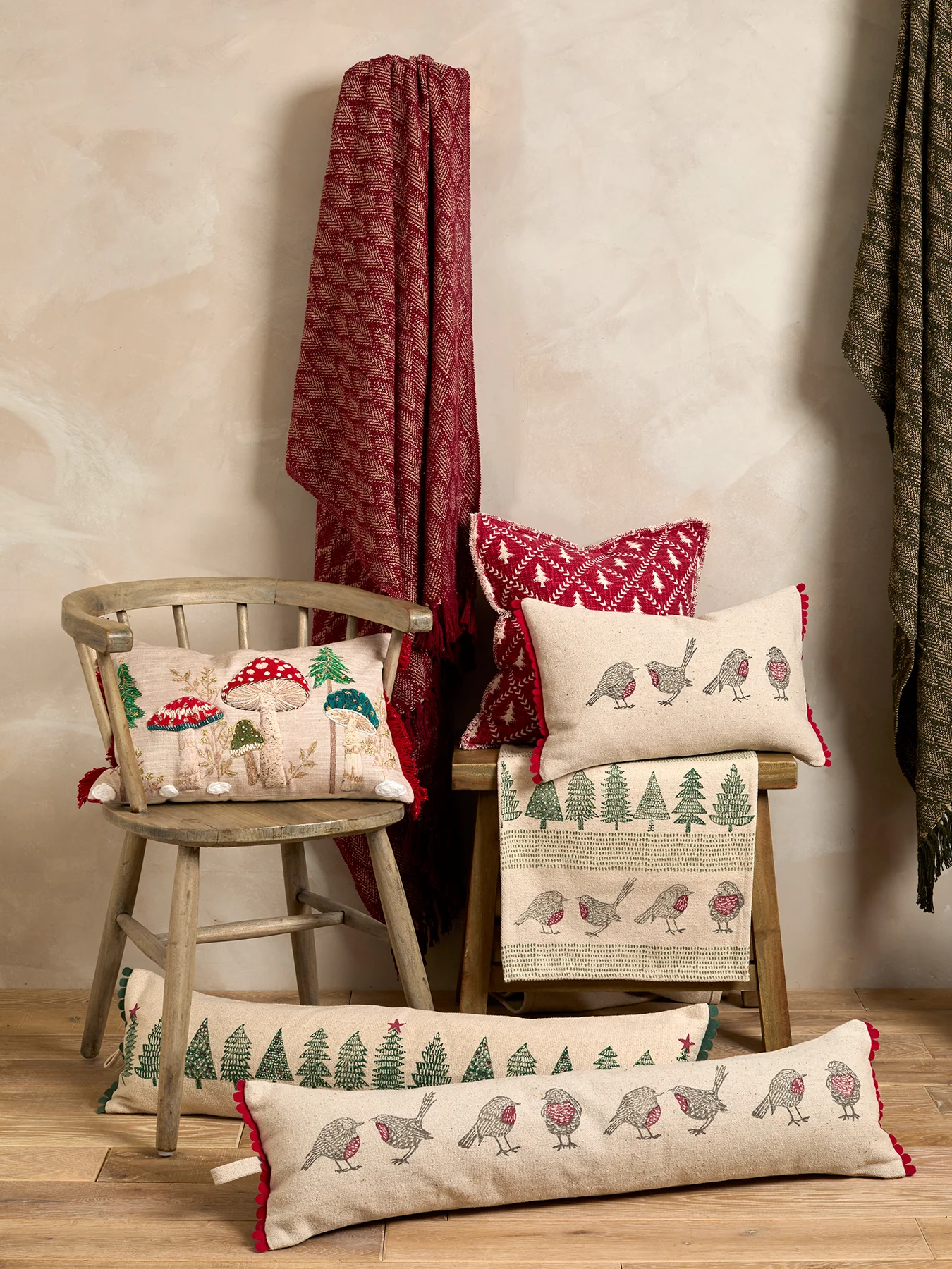 Forest Robin Cushion - Image 3
