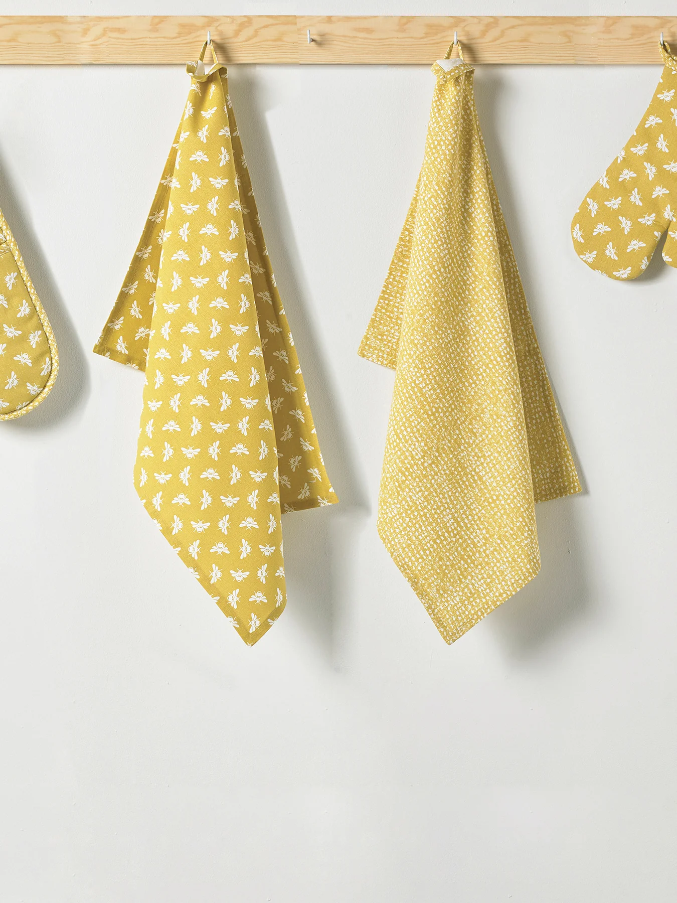S2 Bee Tea Towels Ochre - Image 2