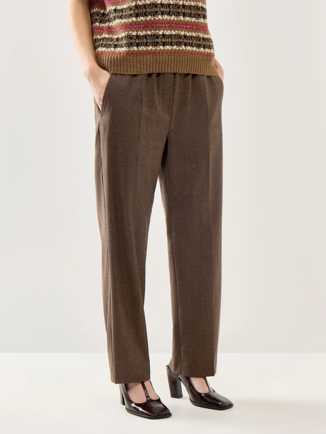 Hateley Micro Houndstooth Trouser Chocolate Brown - Image 4