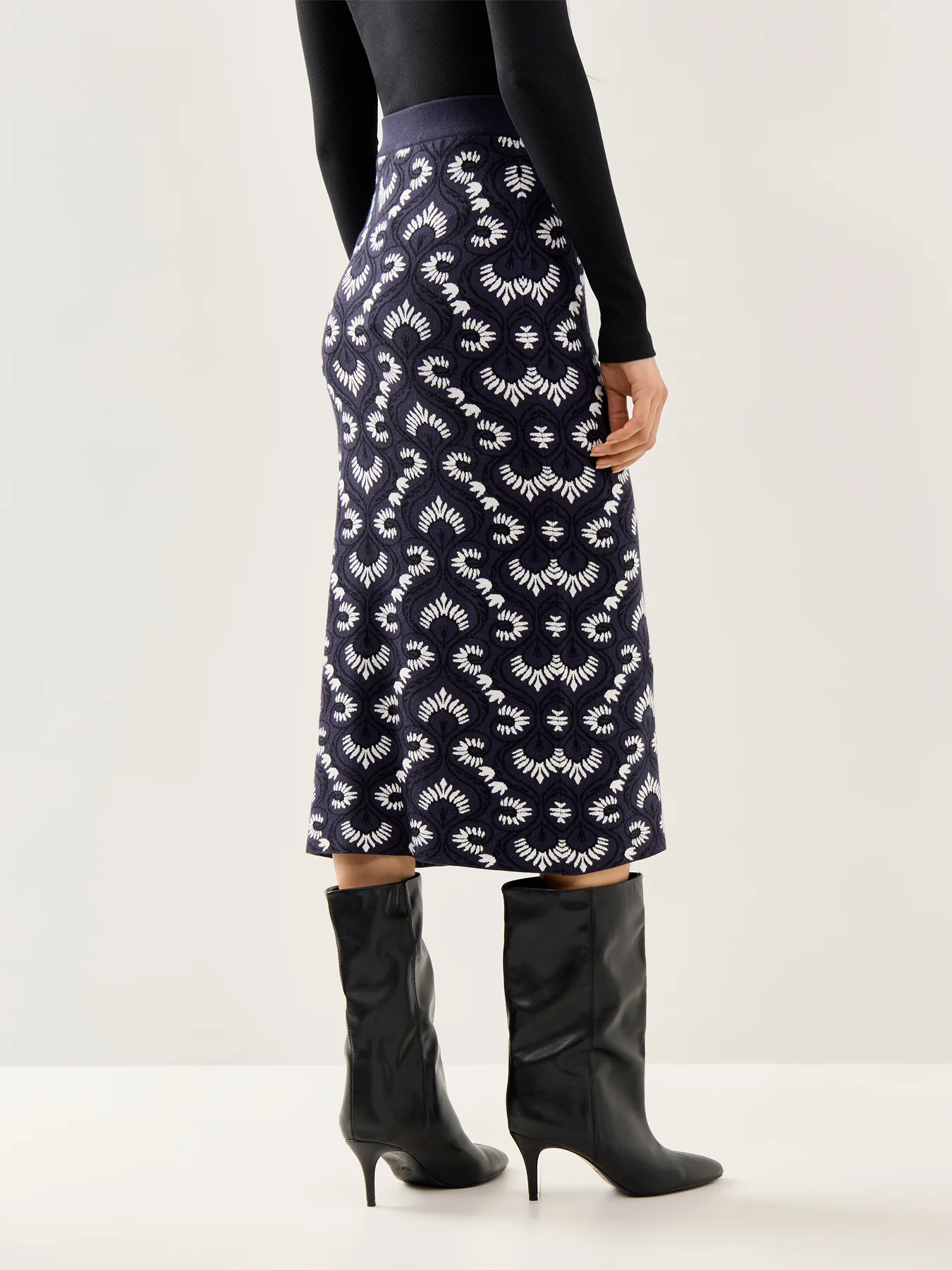 Vacuo Knitted Skirt - Image 5