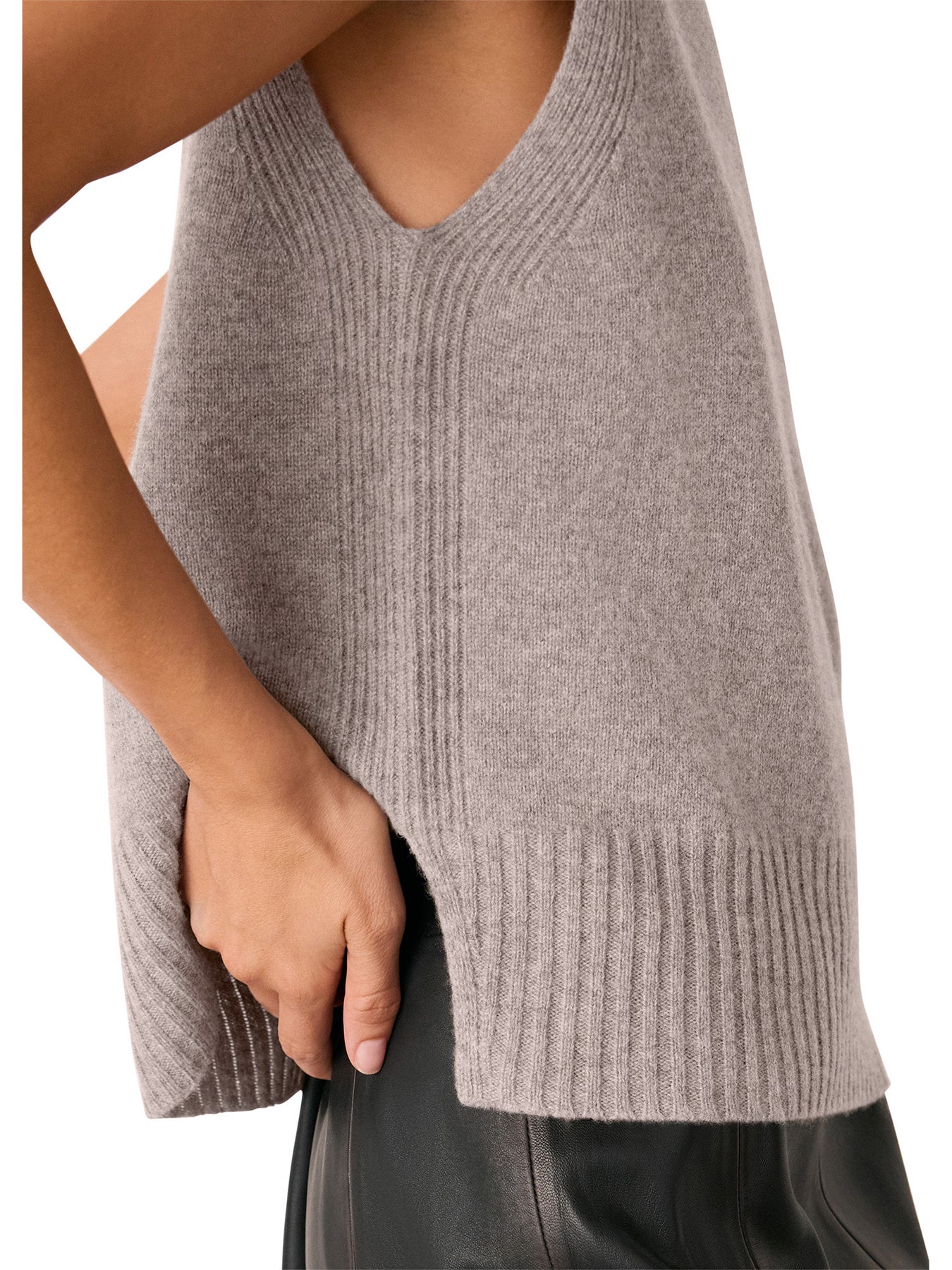 Wool Sleeveless Tank Beige - Image 4