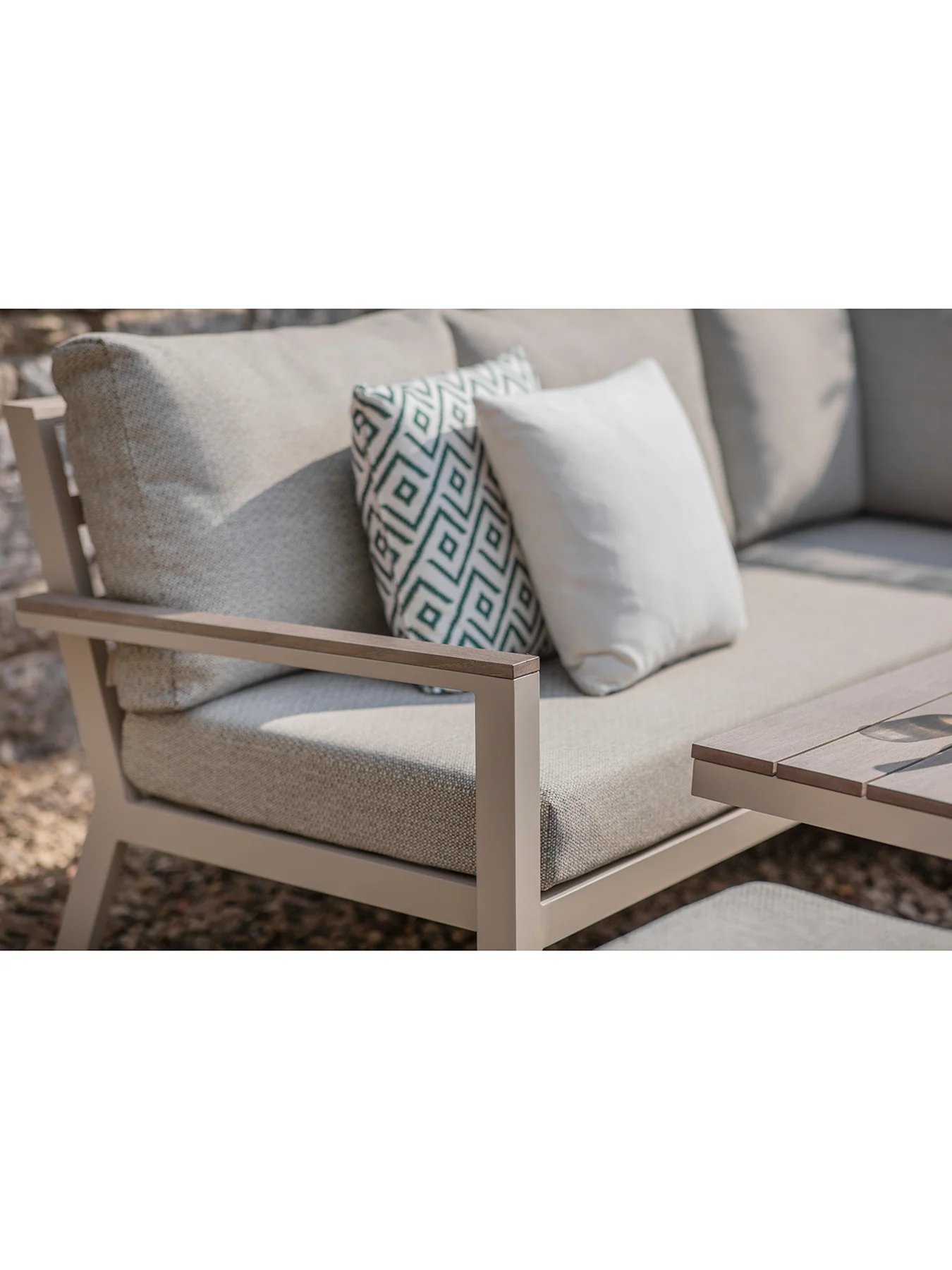 Zurich 8-Seater Garden Lounge Dining Set Mocha - Image 4